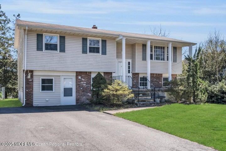 815 Royal Ln, Toms River, NJ 08753 photo