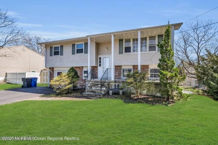 815 Royal Ln, Toms River, NJ 08753 photo