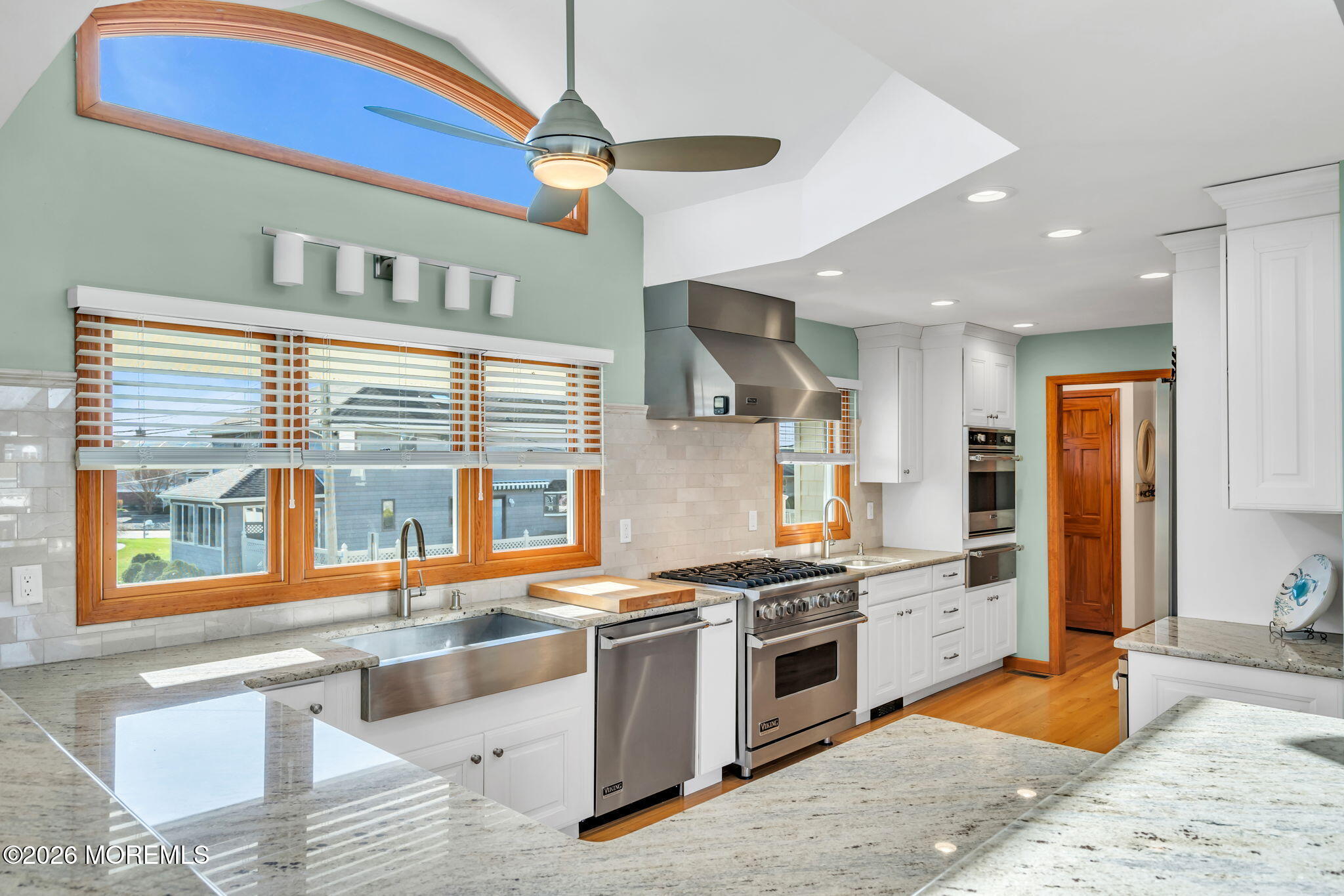 8 Bartine St, Toms River, NJ 08753 photo