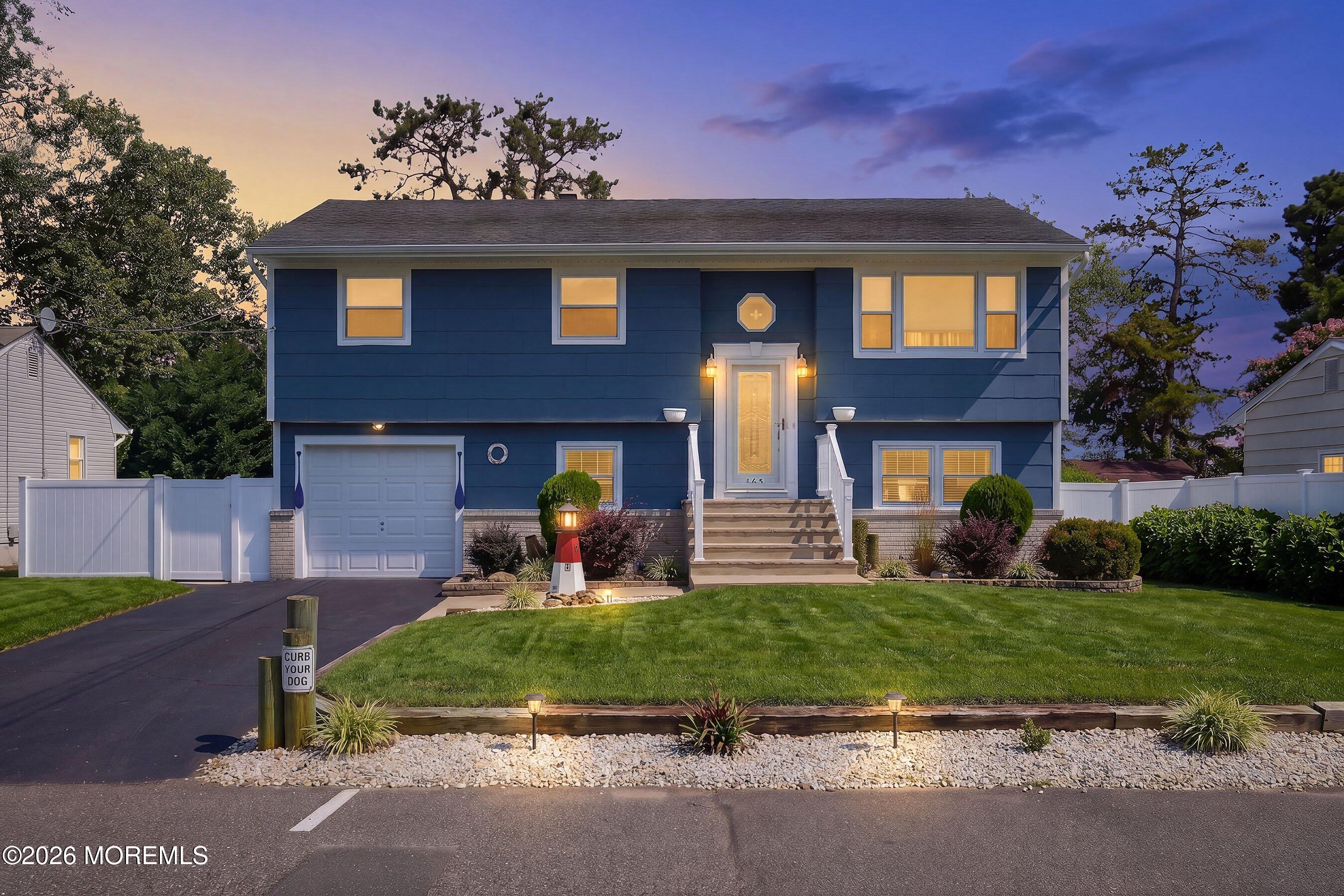 165 Walnut Creek Ln, Toms River, NJ 08753