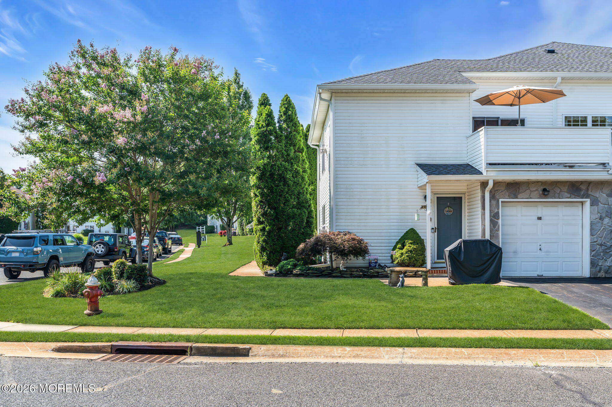 374 Deuce Dr, Wall, NJ 07719