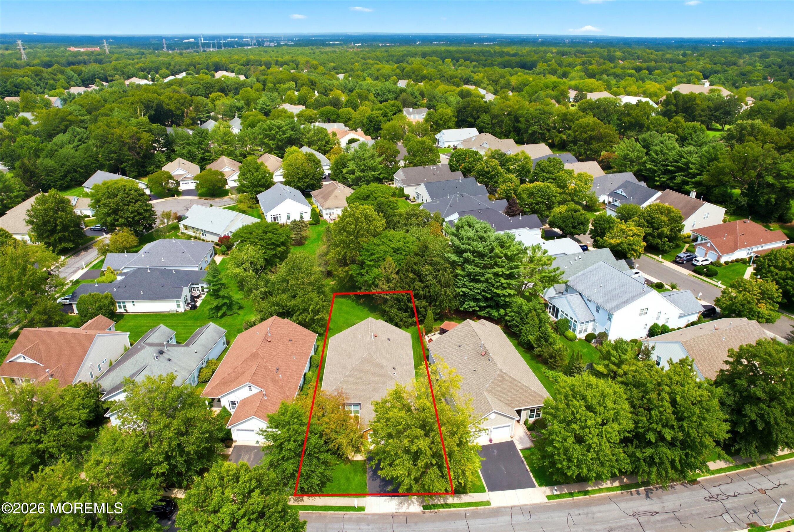 18 Bellflower Dr, Lakewood, NJ 08701 photo