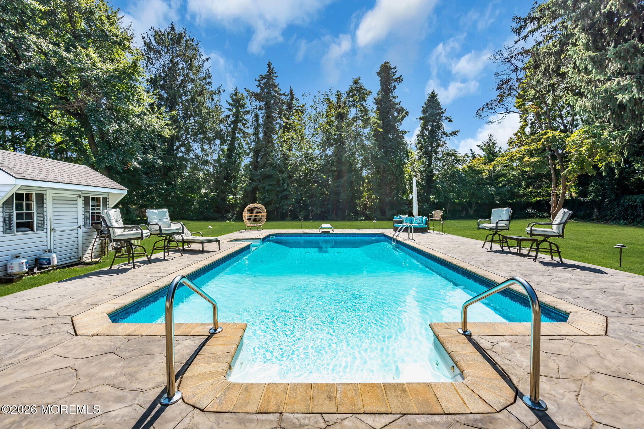 23 Pearl St, Middletown, NJ 07748