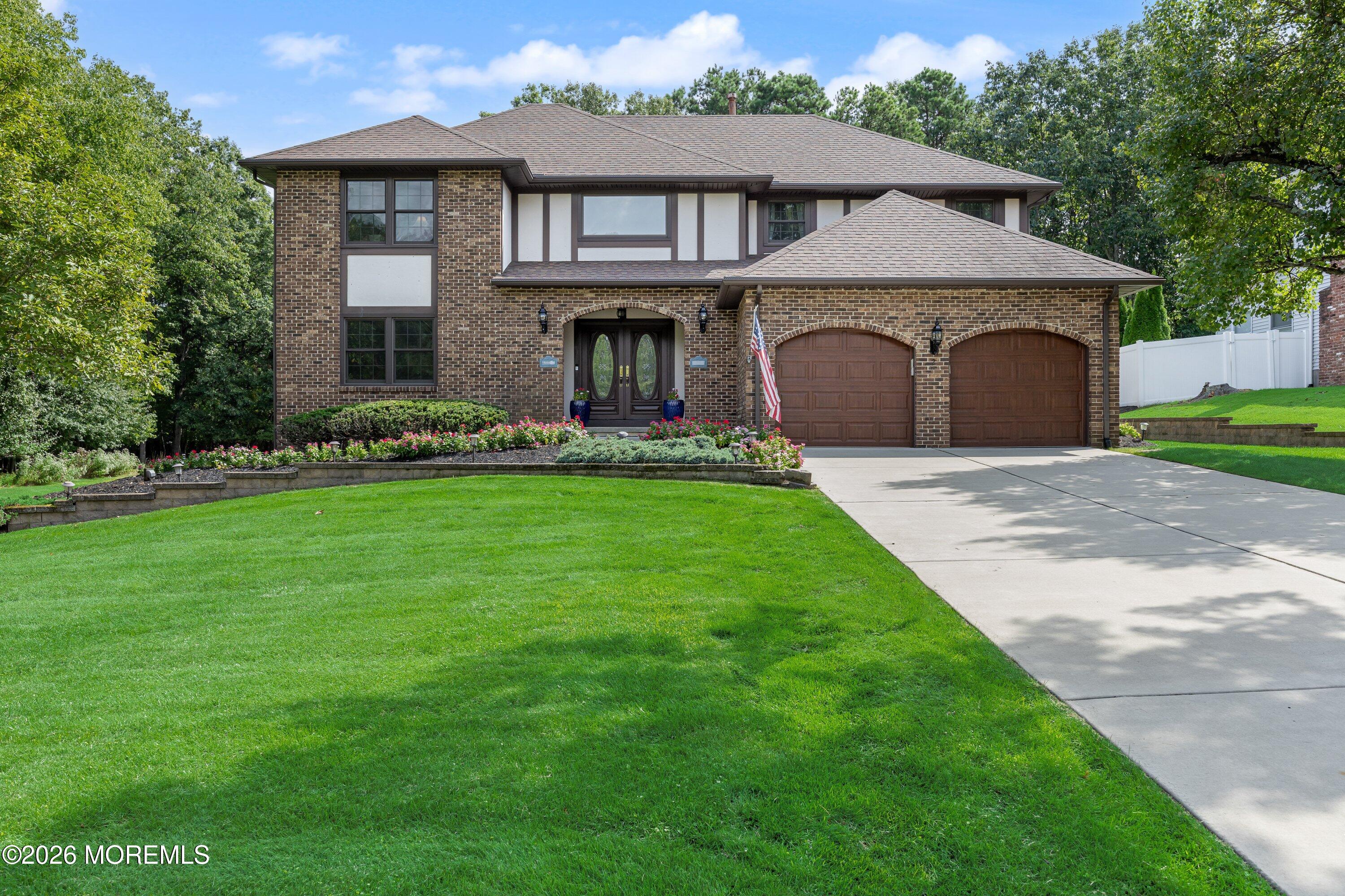 2 Acorn Hill Dr, Voorhees, NJ 08043