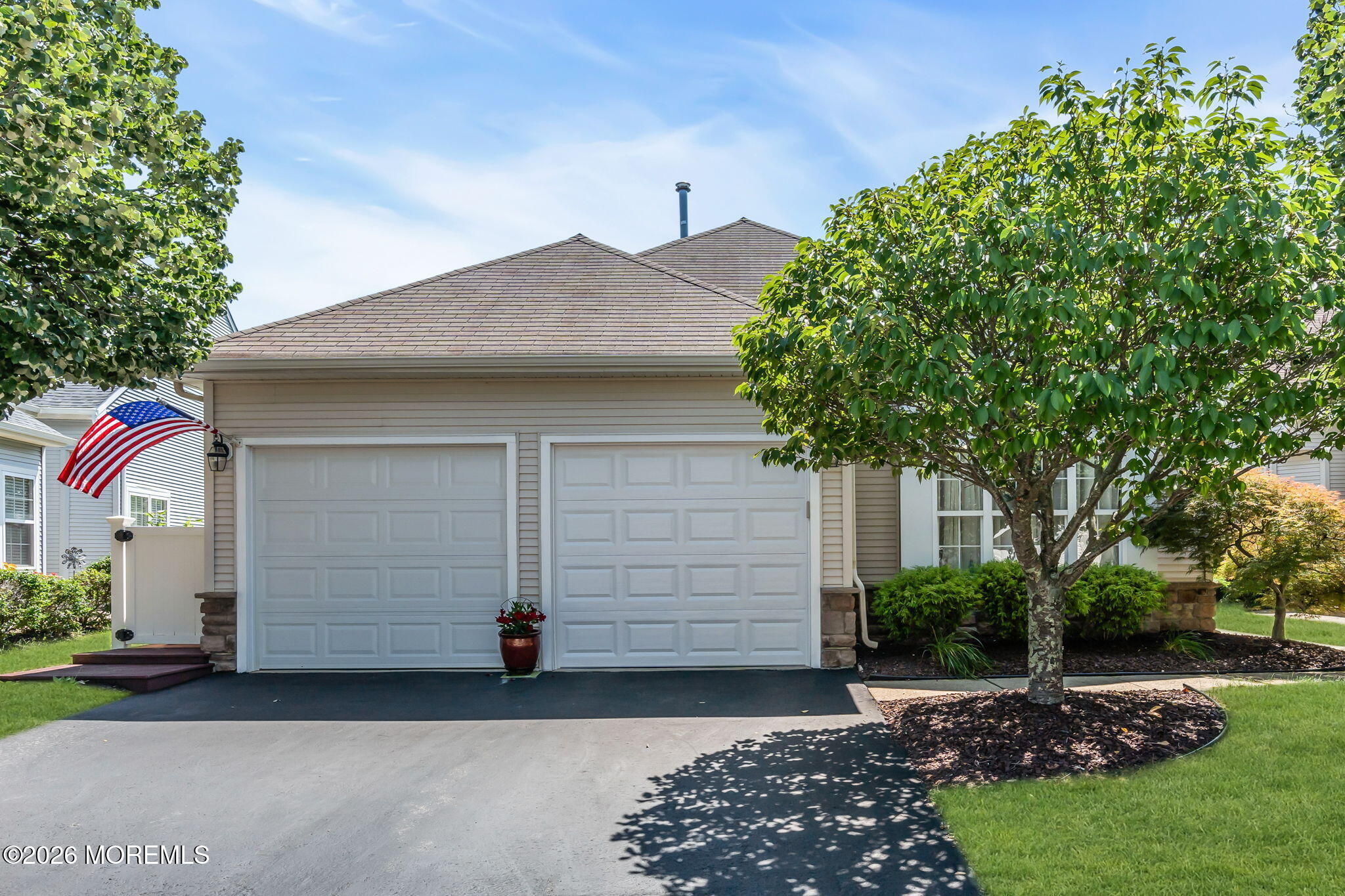 41 Rochford Dr, Manchester, NJ 08759
