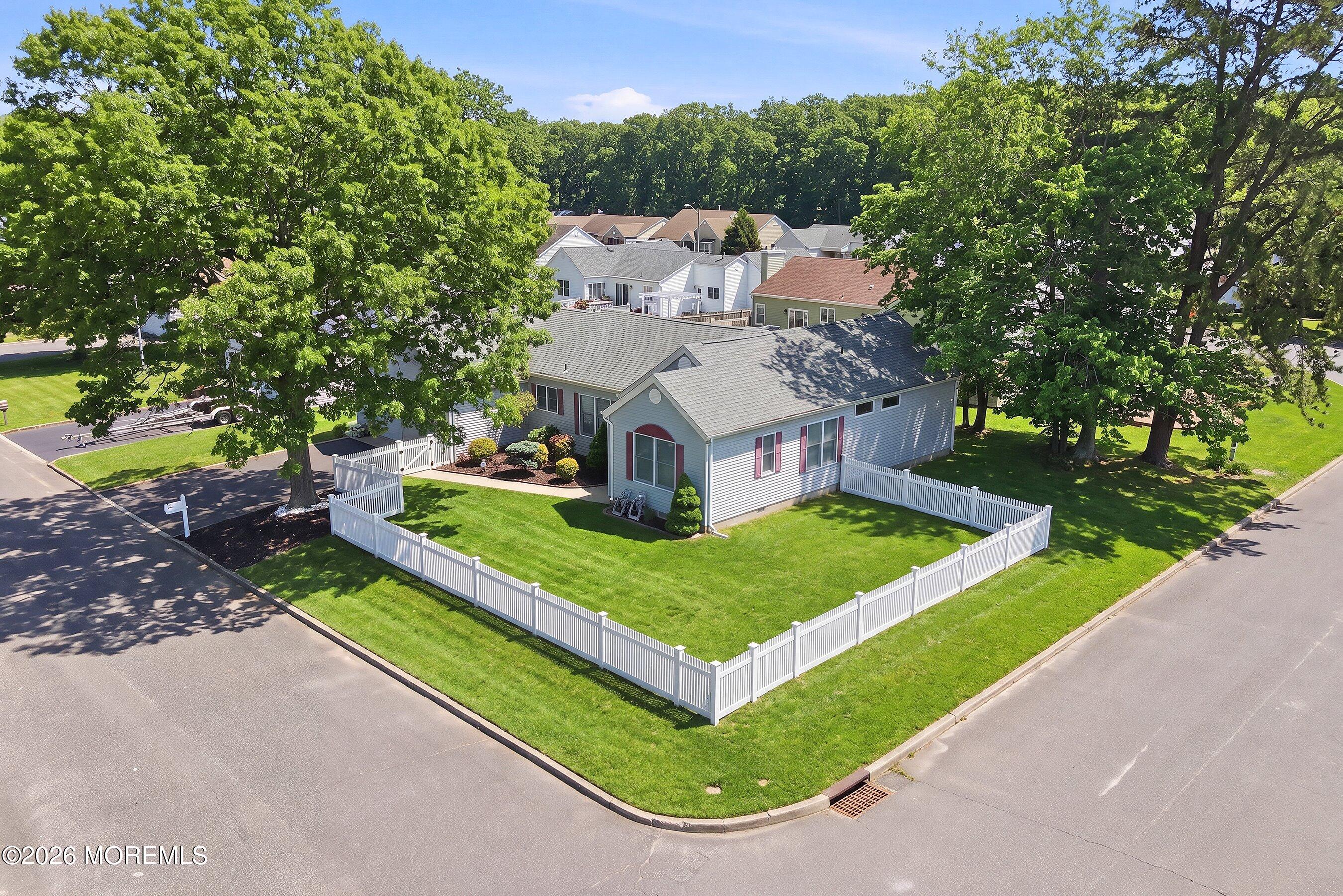 101 Foxwood Ln, Forked River, NJ 08731
