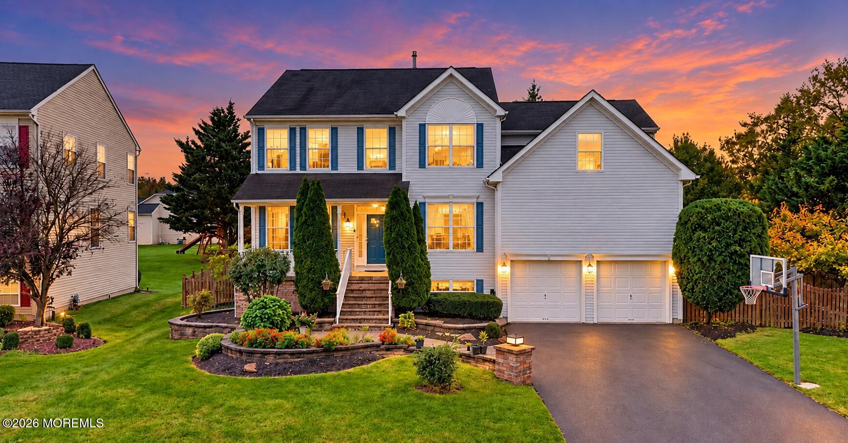9 Kingstone Ln, East Windsor, NJ 08520