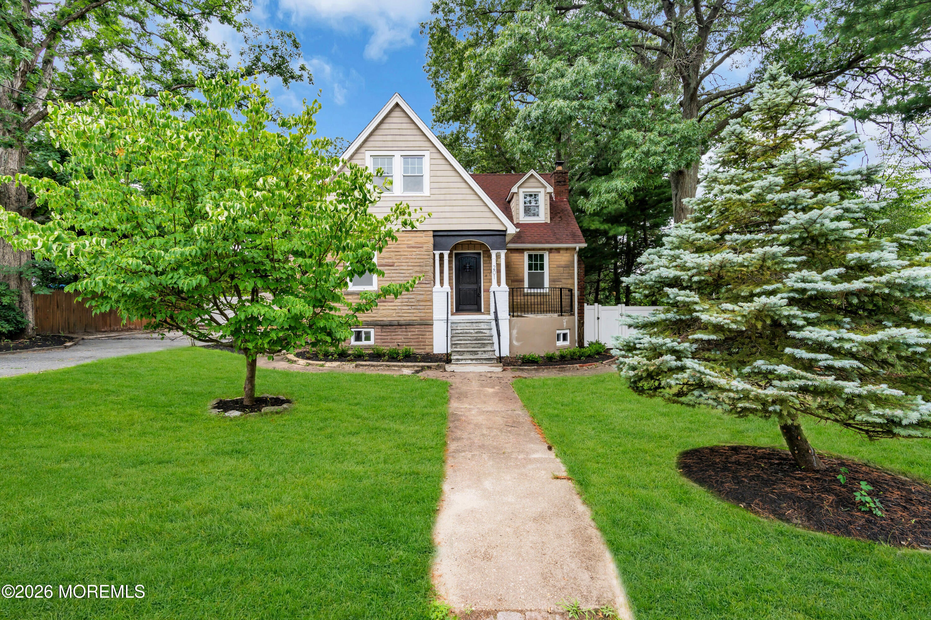 201 Knox Ave, Eatontown, NJ 07724