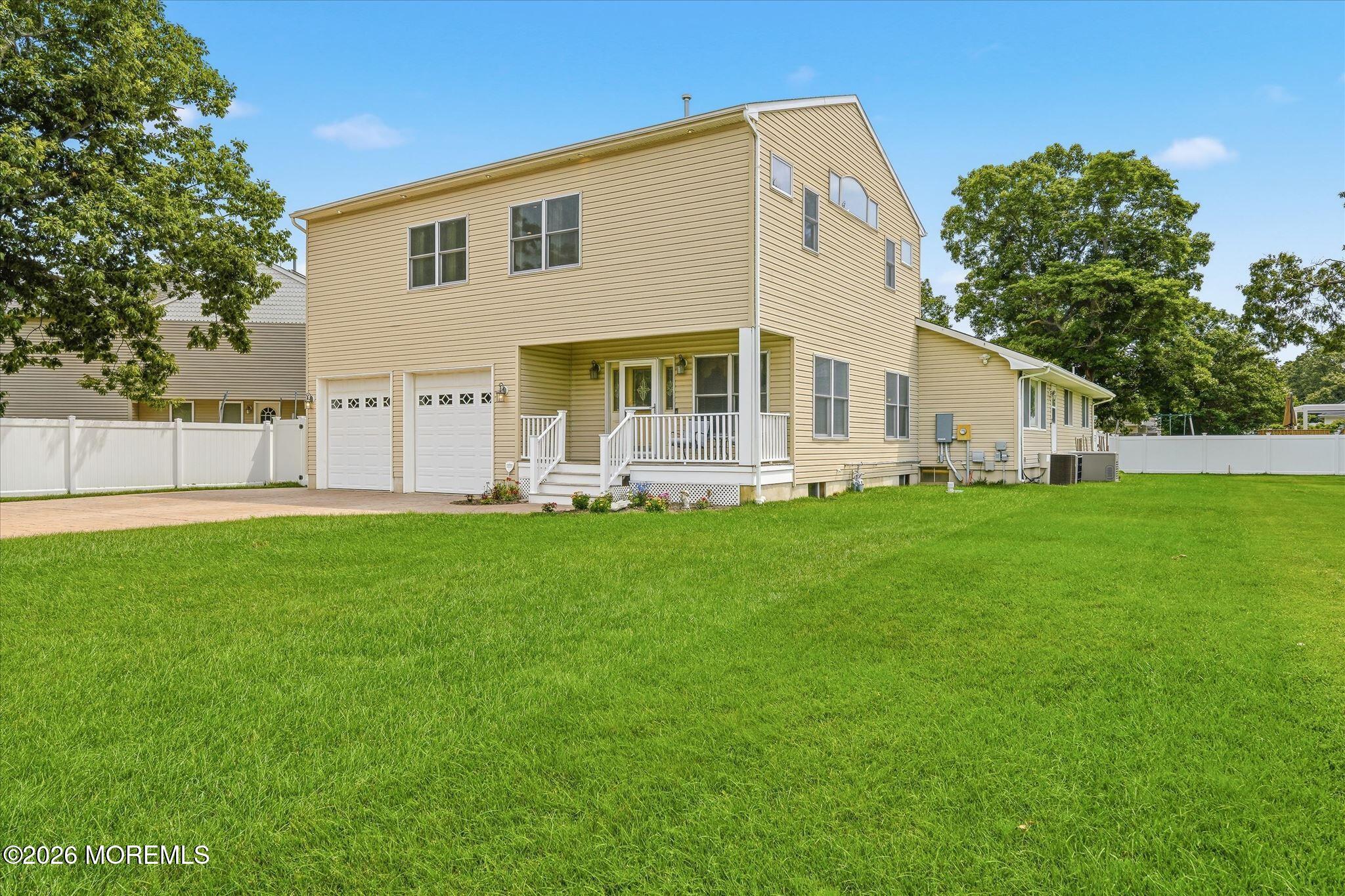 89 Venus Ln, Toms River, NJ 08753 photo
