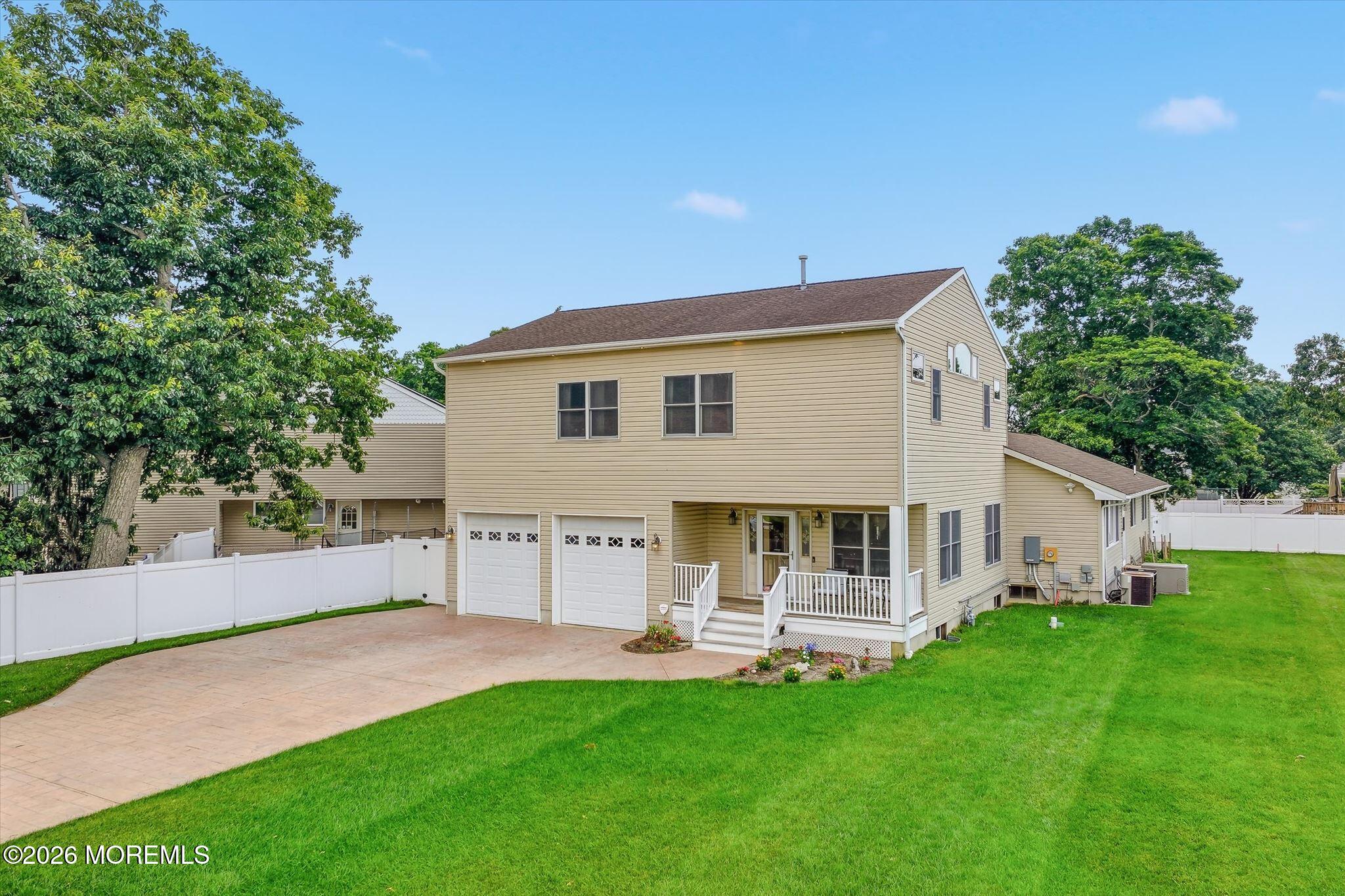 89 Venus Ln, Toms River, NJ 08753 photo