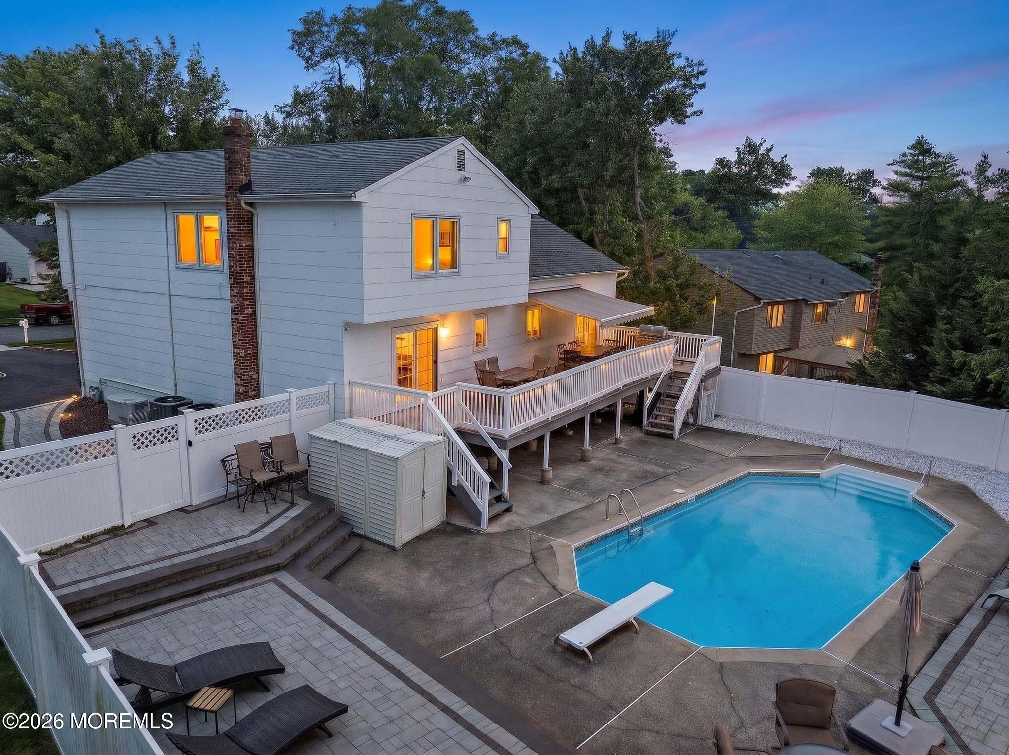 27 Tracy Dr, Manalapan, NJ 07726