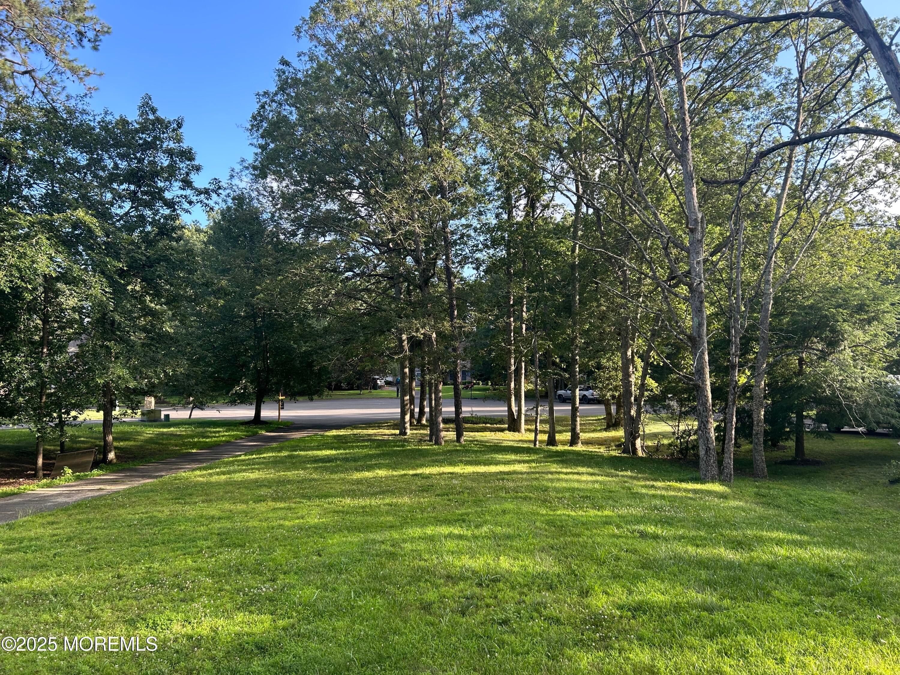 10 Brentwood Dr, Jackson, NJ 08527 photo