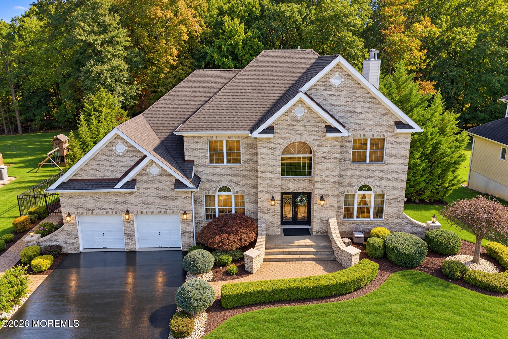 10 Treetops Dr, Monroe Twp, NJ 08831
