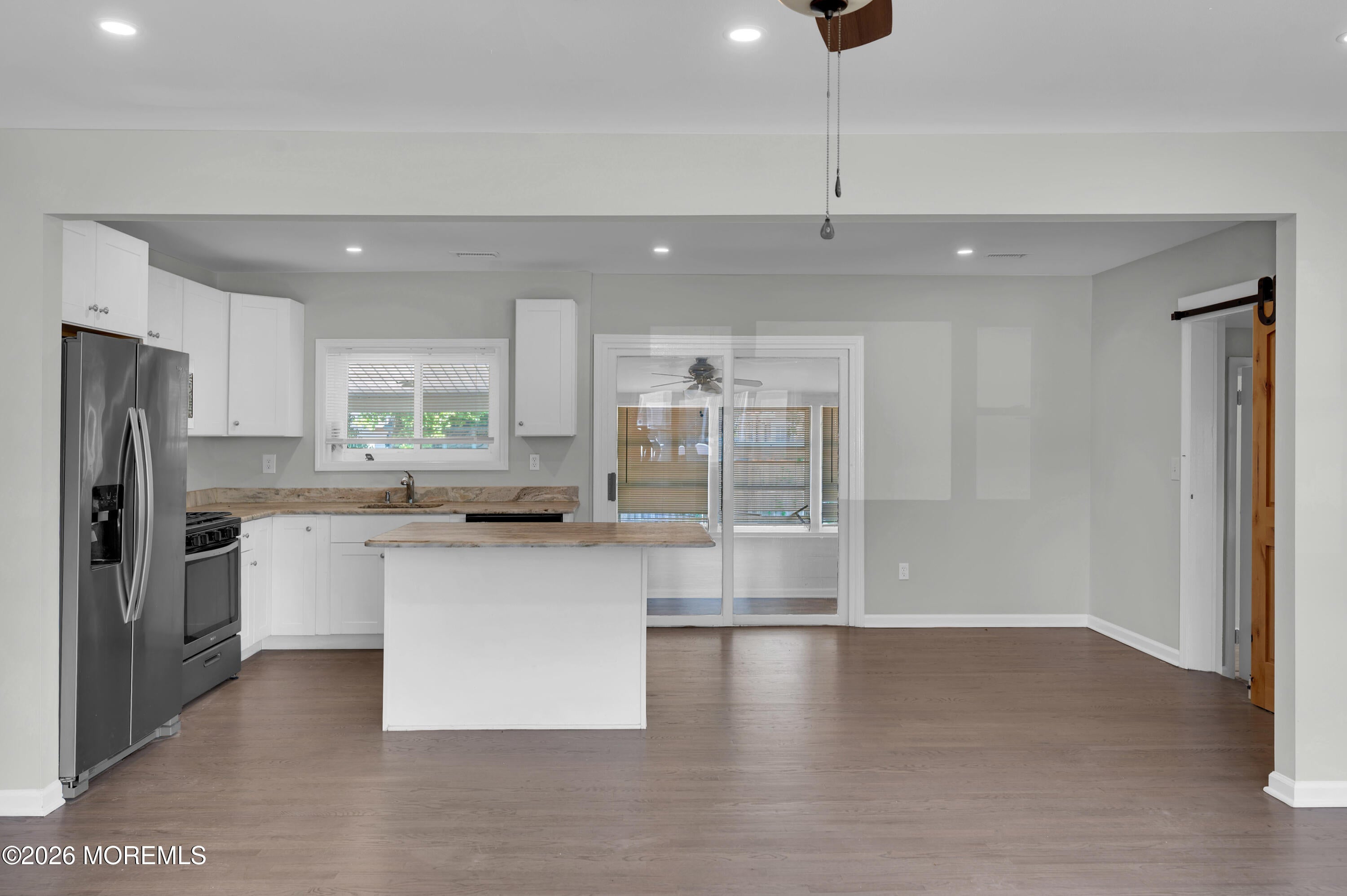332 Beach Ave, Beachwood, NJ 08722 photo