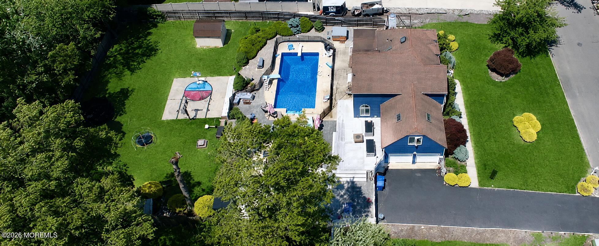 1908 Kenilworth Ct, Toms River, NJ 08753 photo