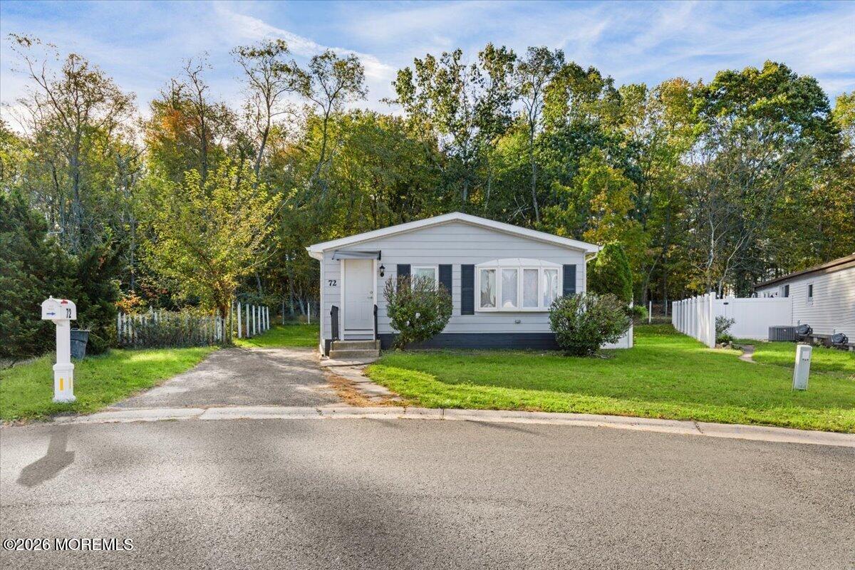 72 Deer Way, Englishtown, NJ 07726 photo
