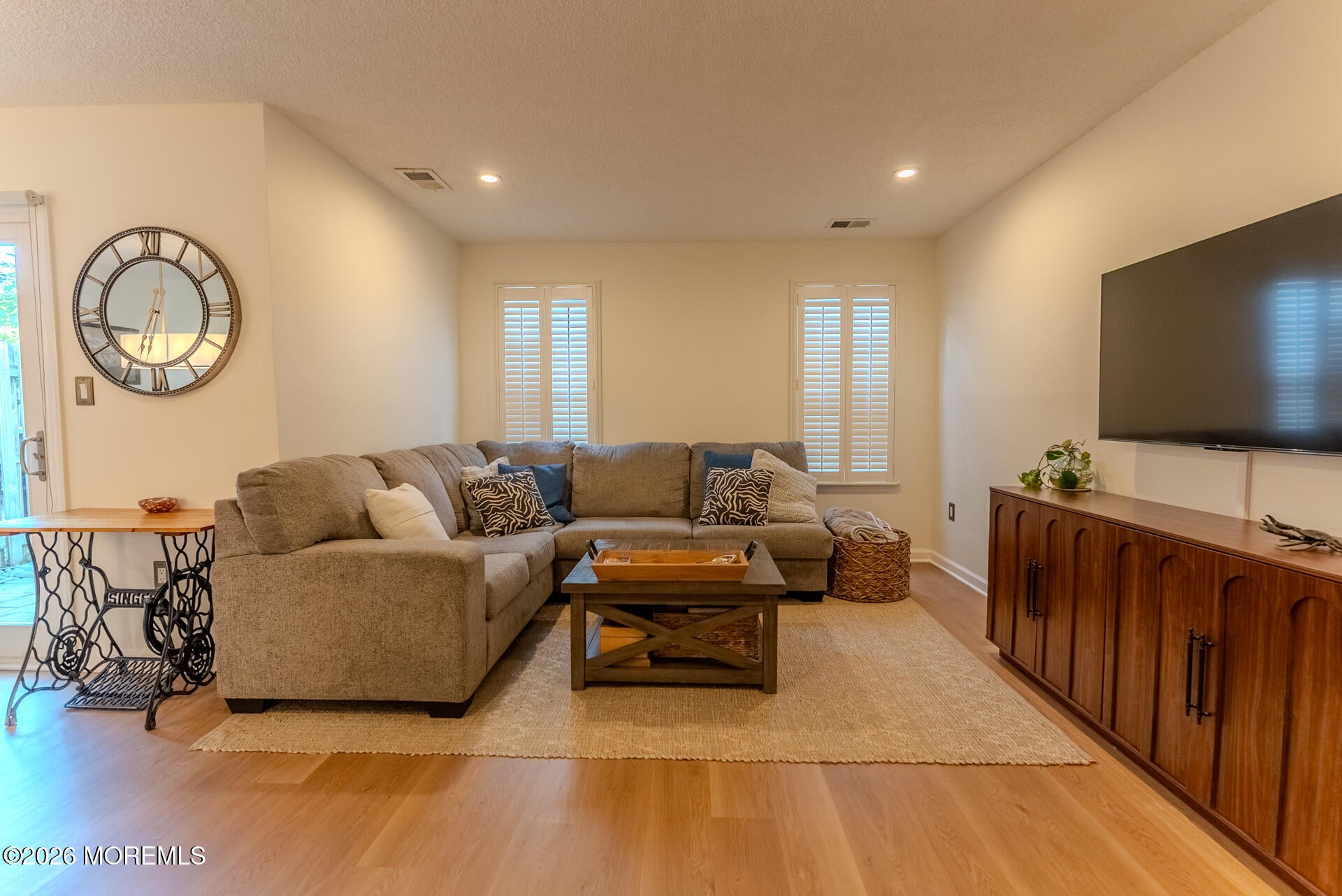 33 Farragut Sq, Freehold, NJ 07728 photo