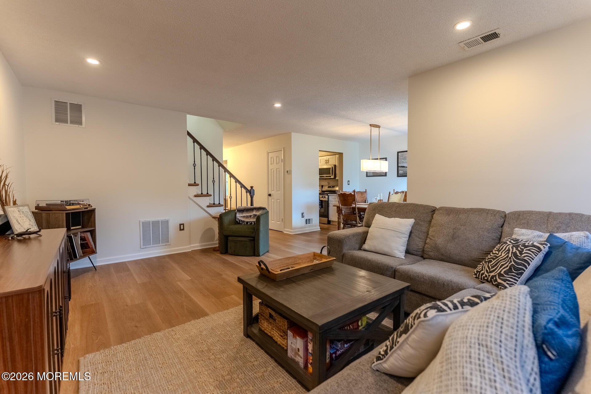 33 Farragut Sq, Freehold, NJ 07728
