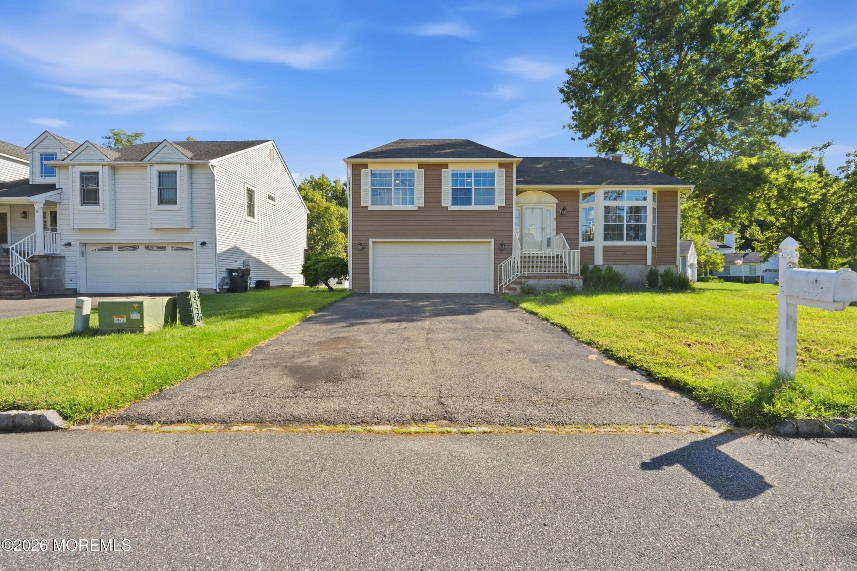 2 Honey Locust Ln, Howell, NJ 07731 photo