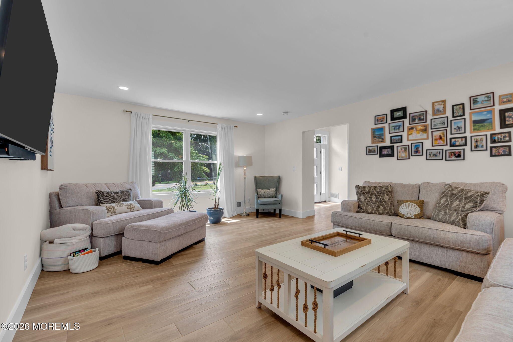 647 Colts Neck Rd, Freehold, NJ 07728 photo