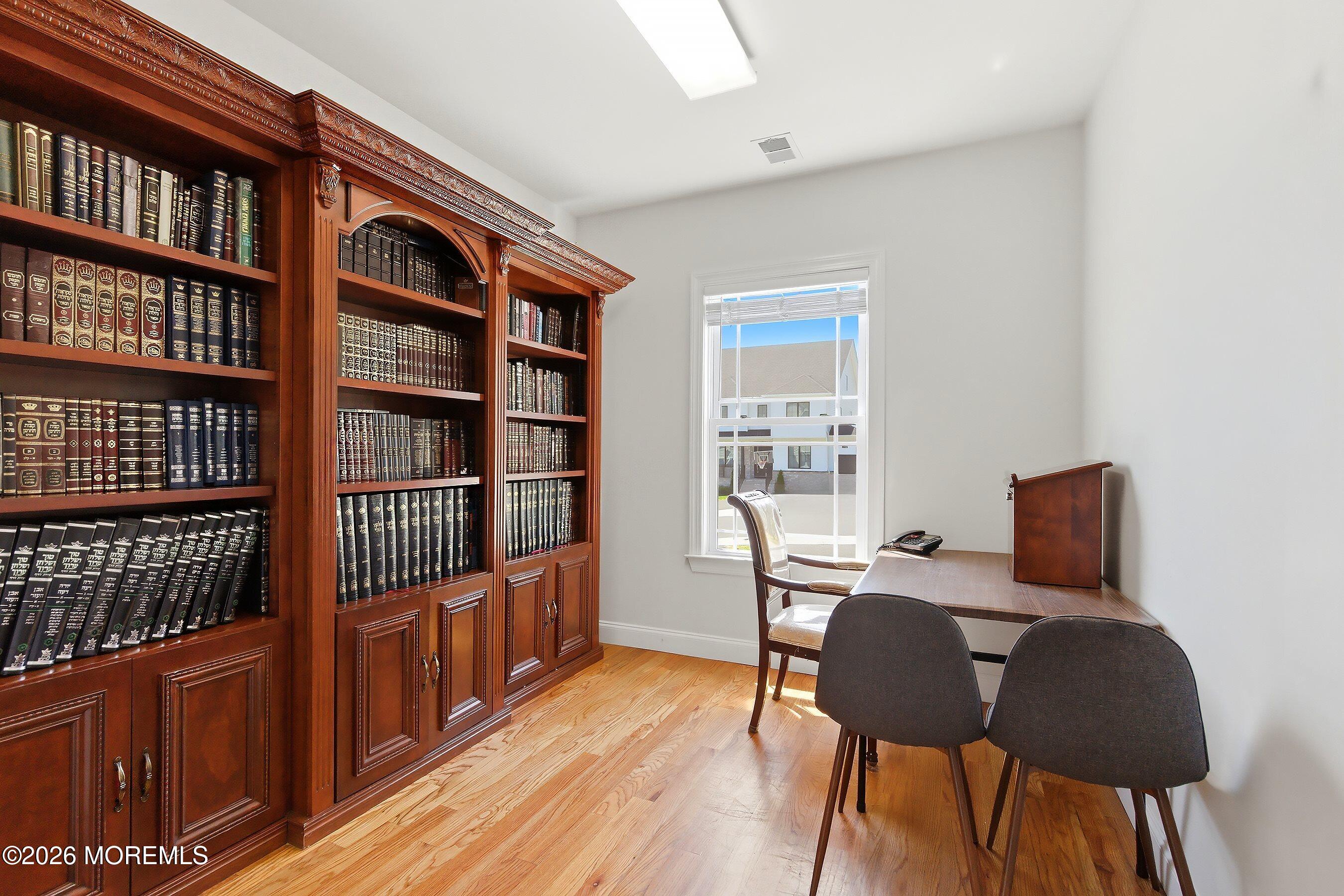 123 N Zinfandel Rd, Lakewood, NJ 08701 photo