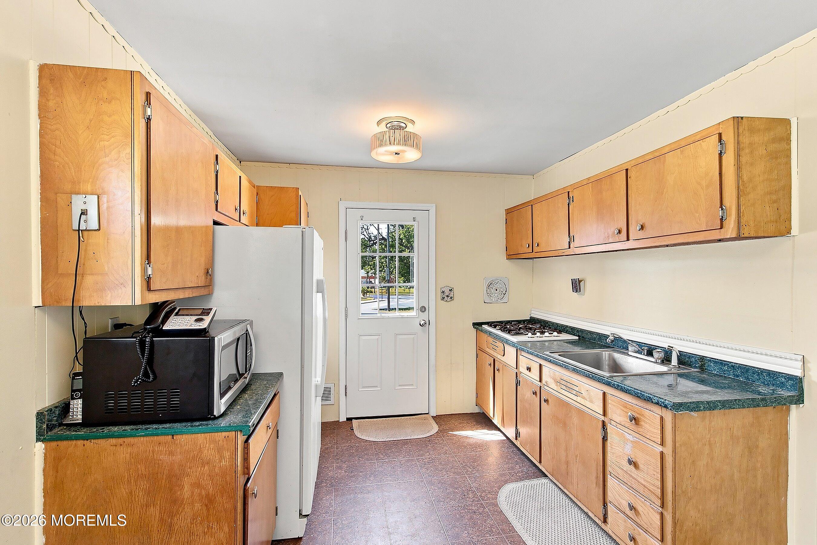 5 Peach Dr, Hazlet, NJ 07730 photo