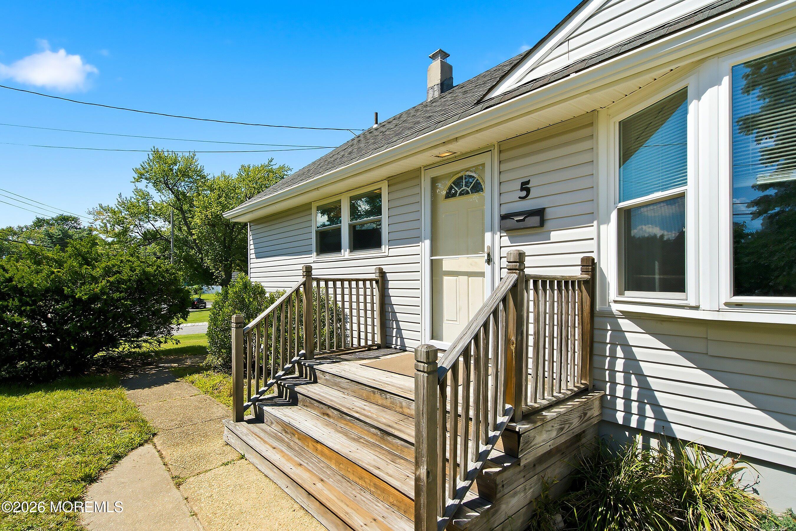 5 Peach Dr, Hazlet, NJ 07730 photo