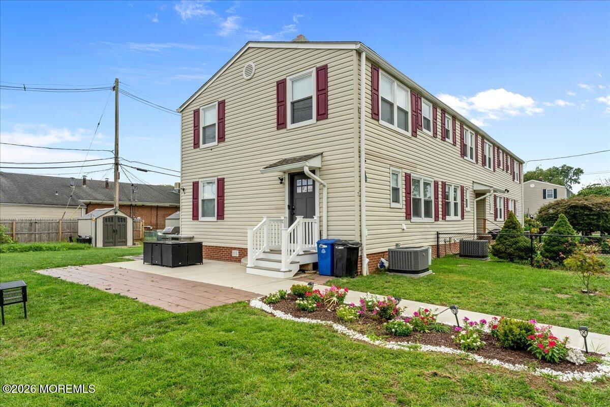 2 Barker Ave, Shrewsbury Twp, NJ 07724 photo