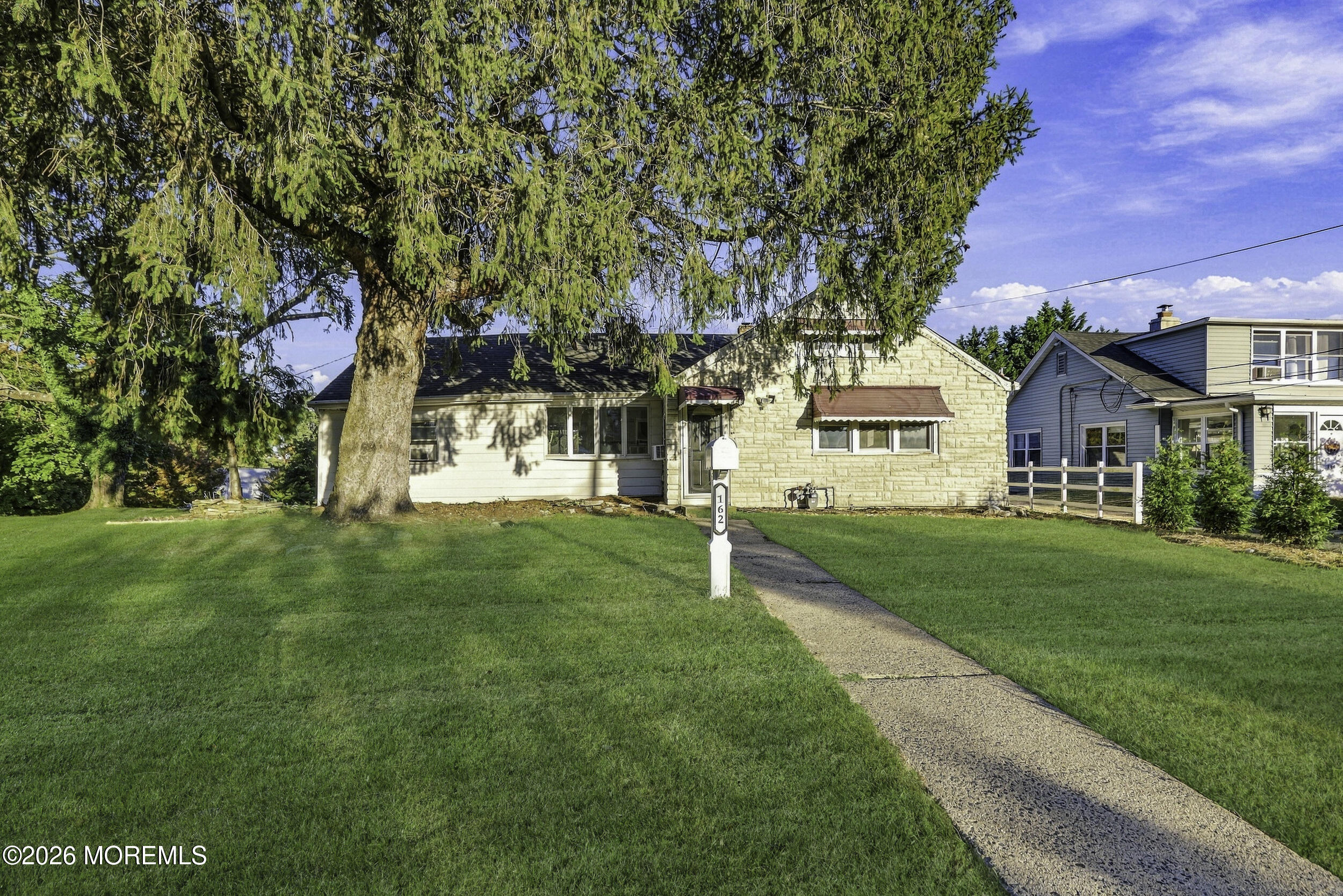 162 Concord Ave, Leonardo, NJ 07737 photo