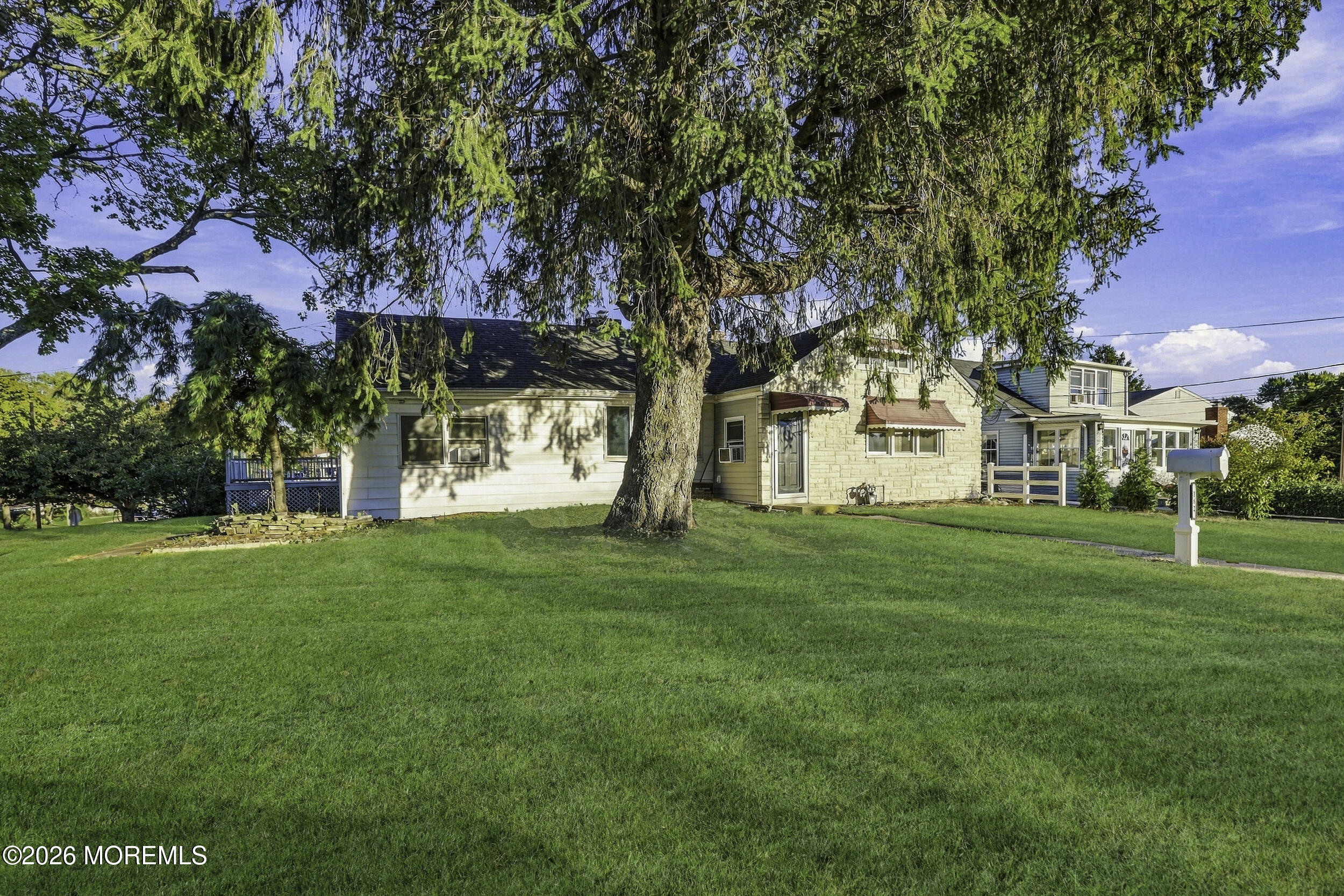 162 Concord Ave, Leonardo, NJ 07737