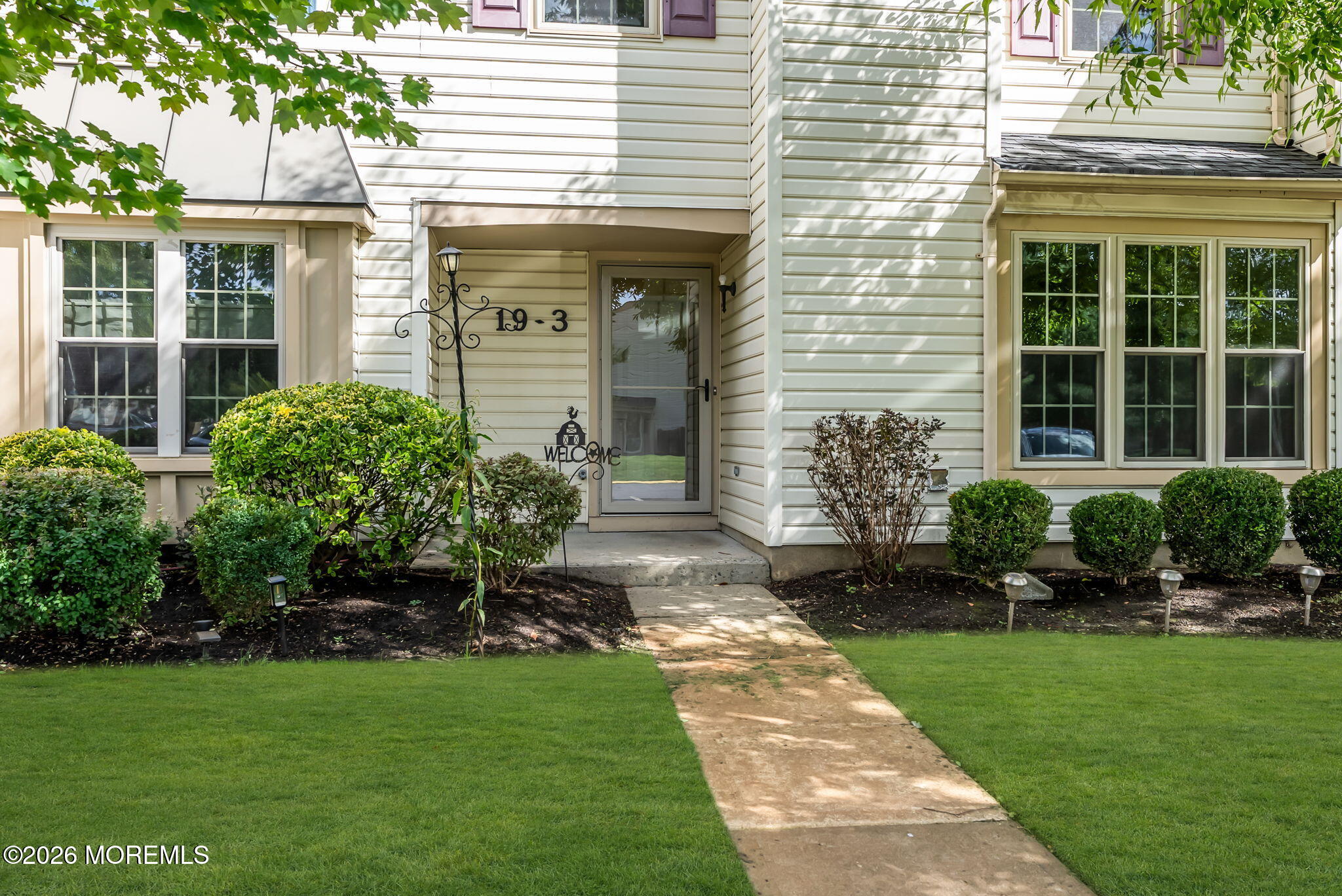19 Remington Dr, Freehold, NJ 07728