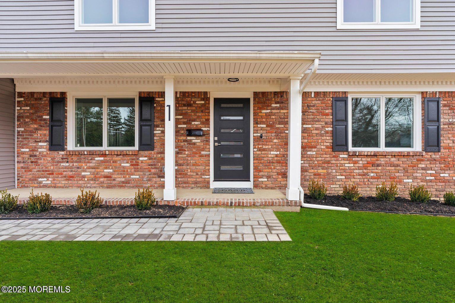 1 Robin Dr, Oakhurst, NJ 07755 photo