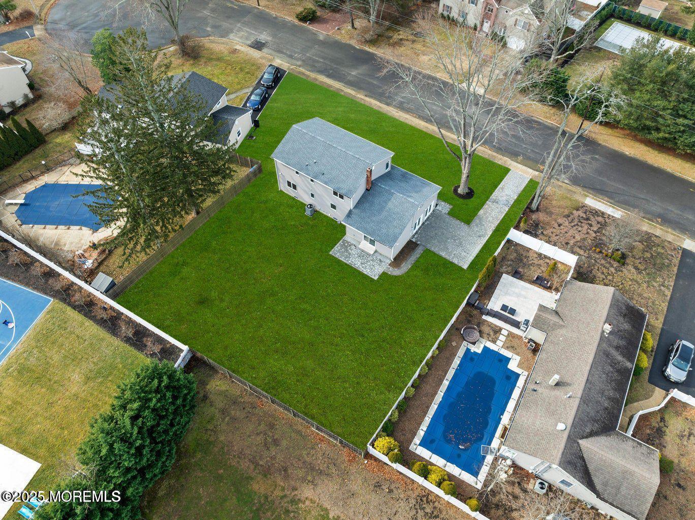 1 Robin Dr, Oakhurst, NJ 07755 photo