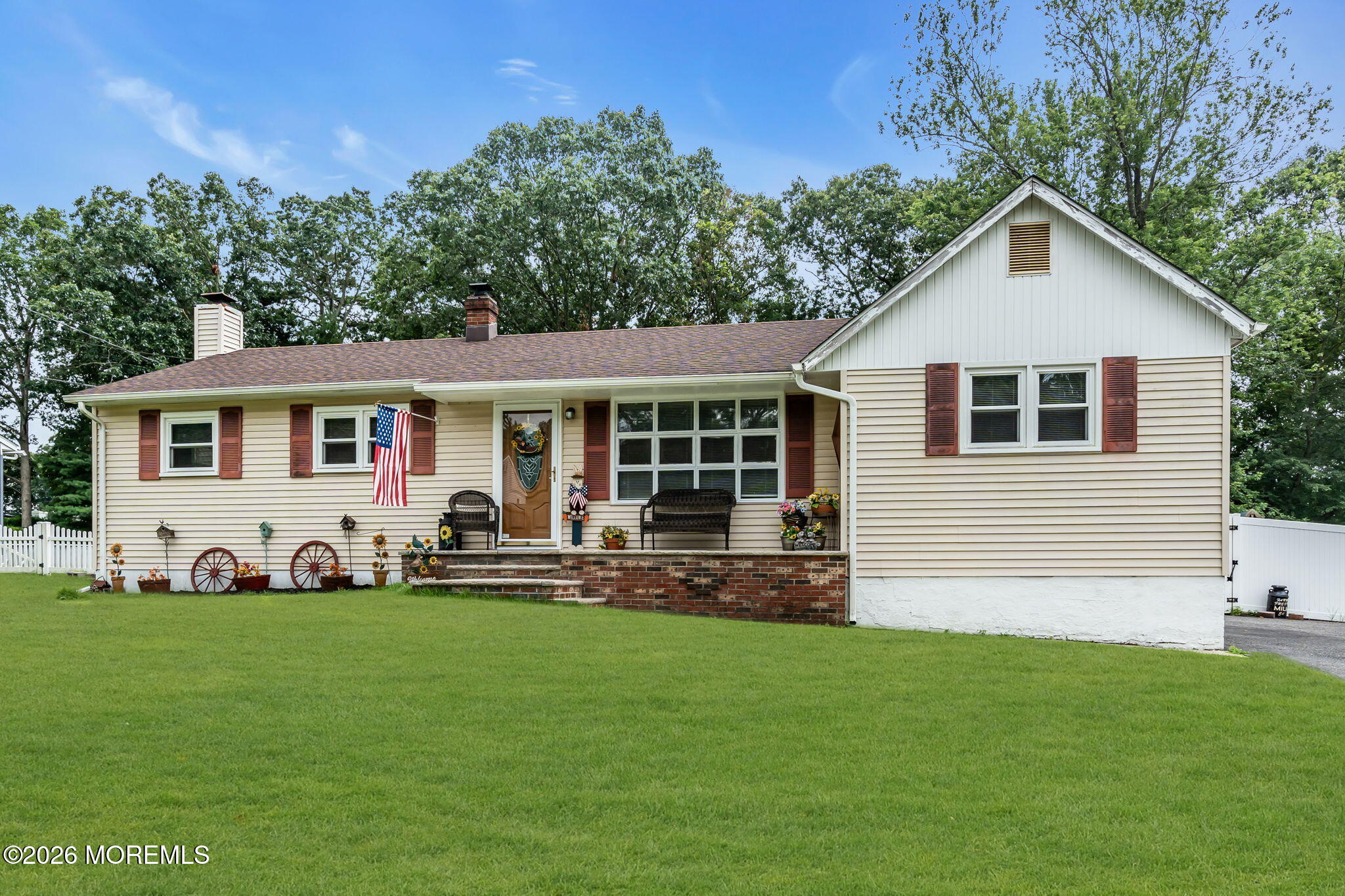 44 Lake Dr, Howell, NJ 07731 photo