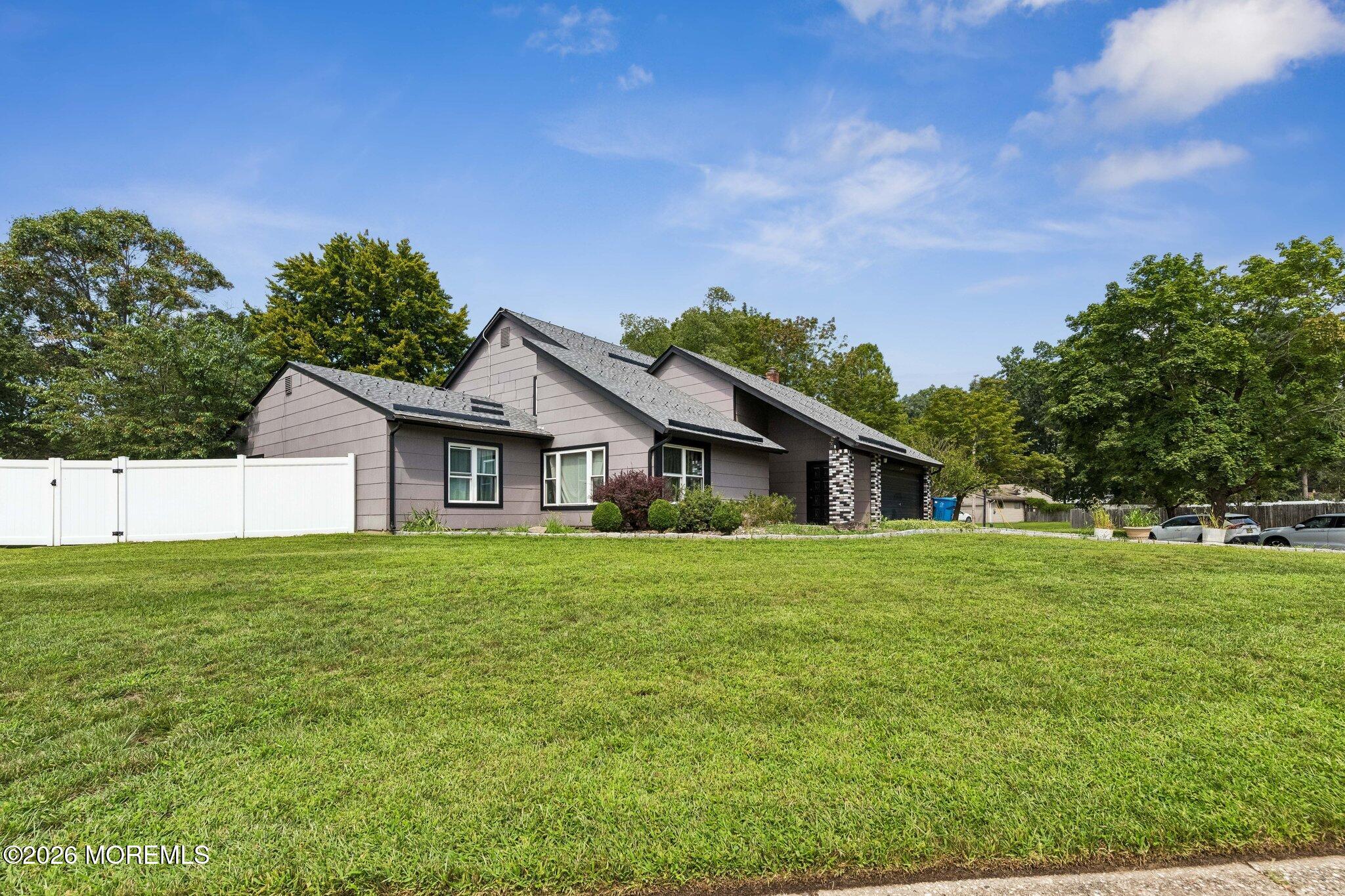 1 Killington Dr, Howell, NJ 07731 photo