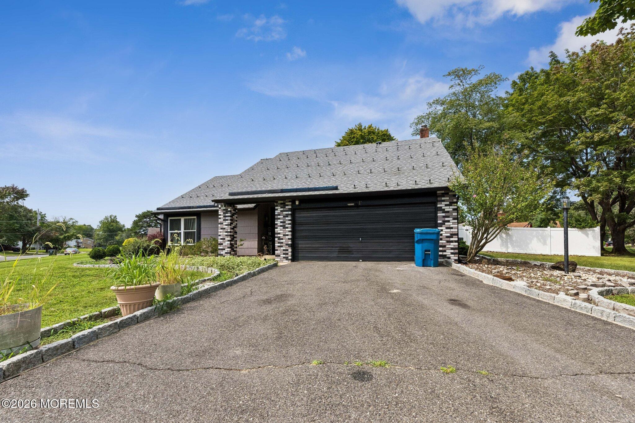 1 Killington Dr, Howell, NJ 07731 photo