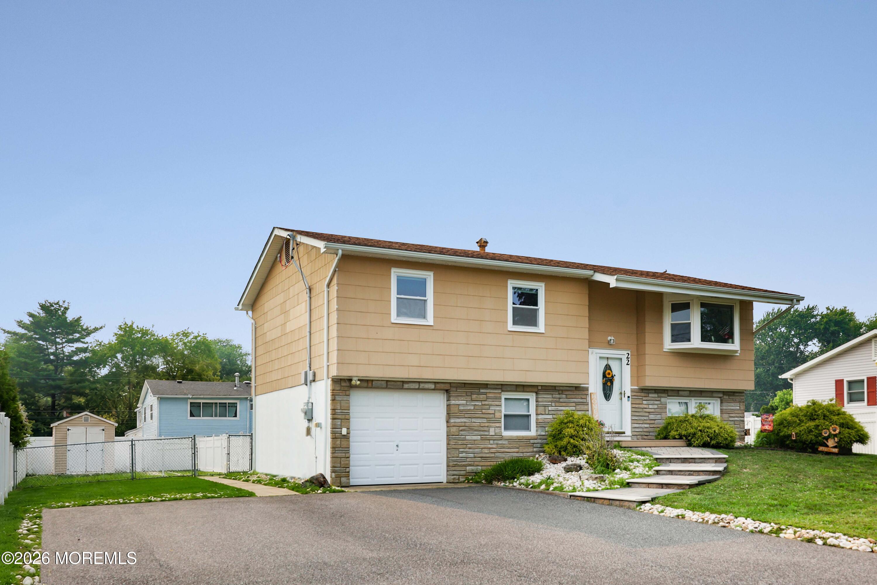 22 Lawrence St, Jackson, NJ 08527 photo
