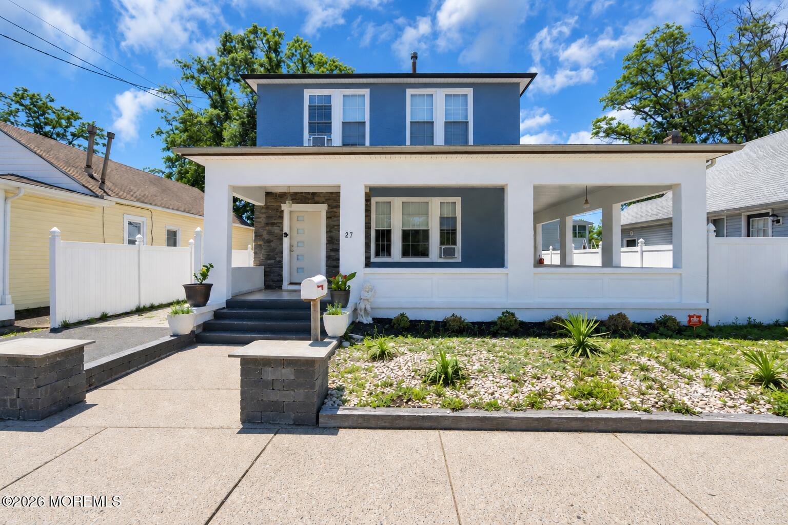 27 Oakwood Pl, Keansburg, NJ 07734