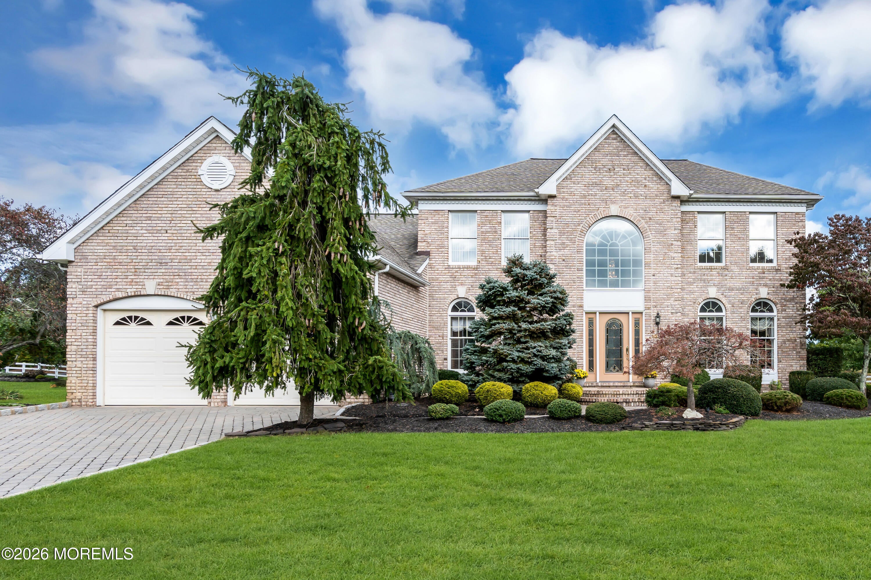 6 Nicklaus Ln, Farmingdale, NJ 07727