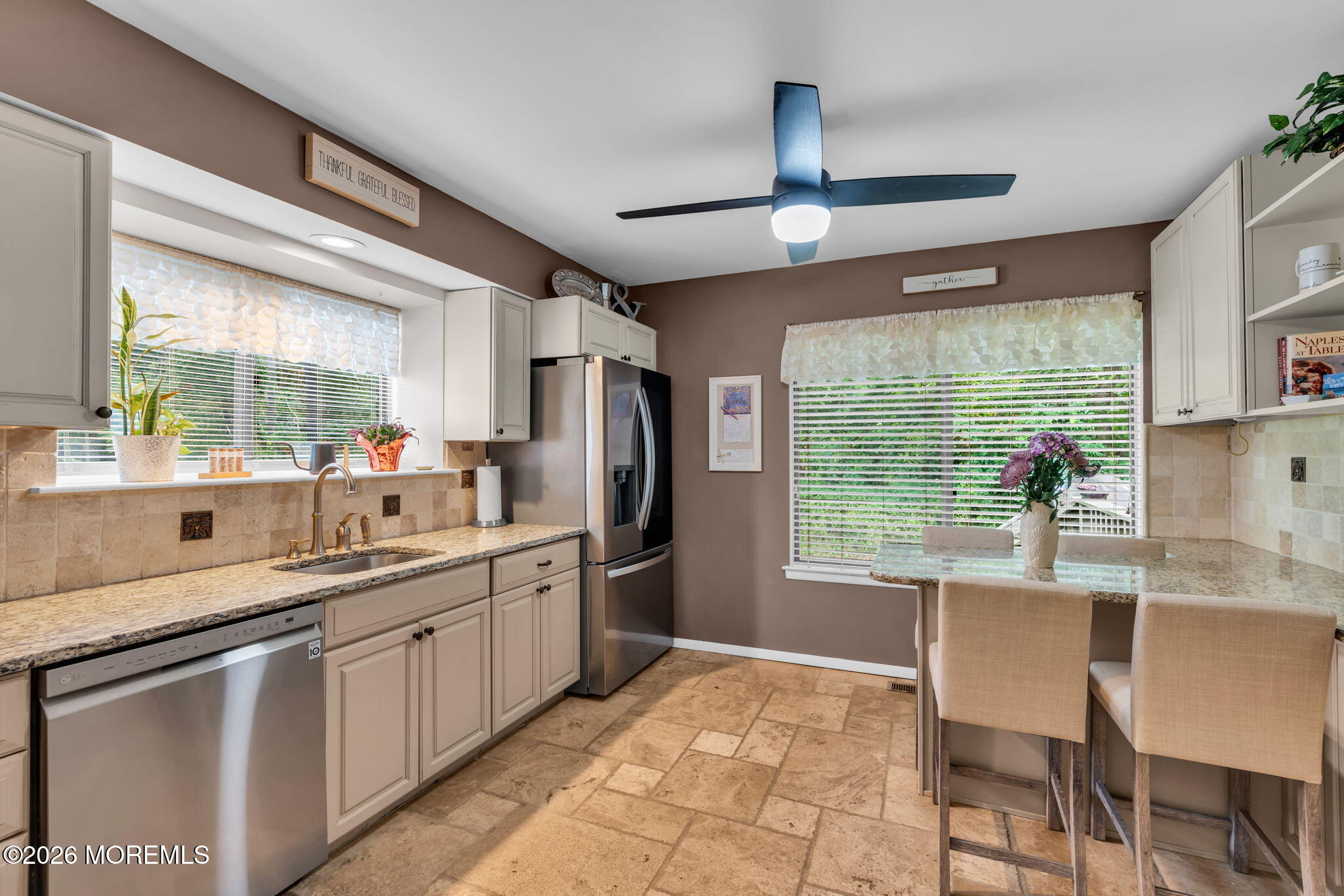 20 Oxford Ln, Middletown, NJ 07748 photo