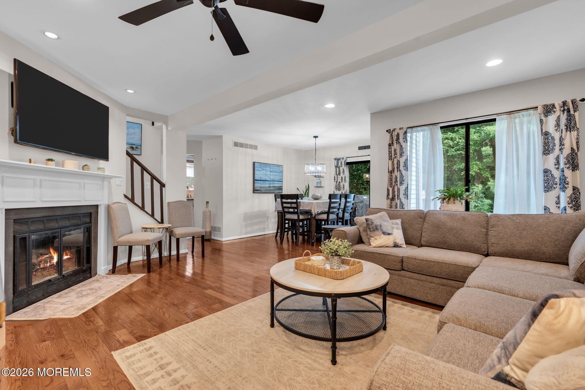 20 Oxford Ln, Middletown, NJ 07748 photo