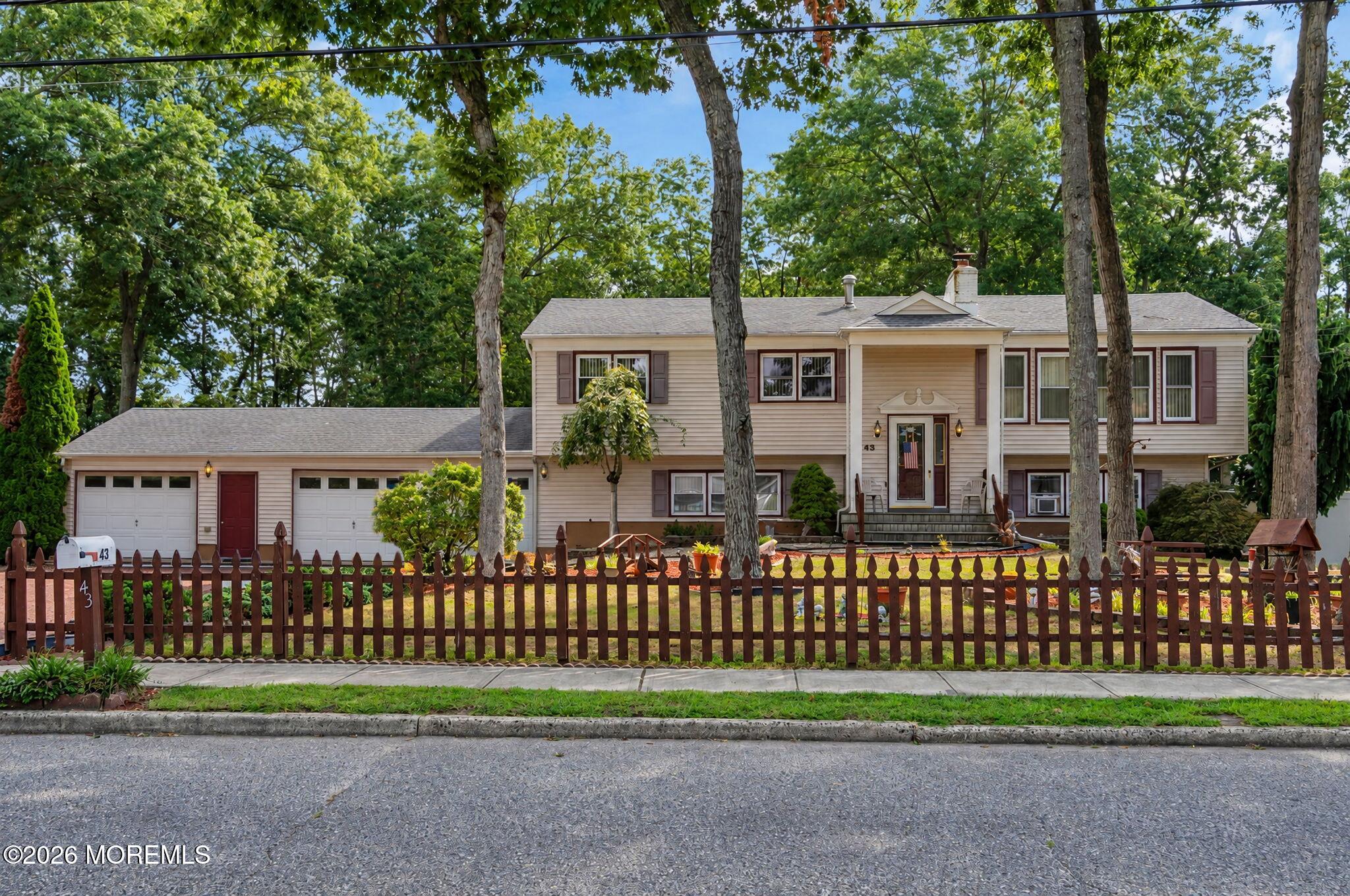 43 Cranmer Rd, Bayville, NJ 08721