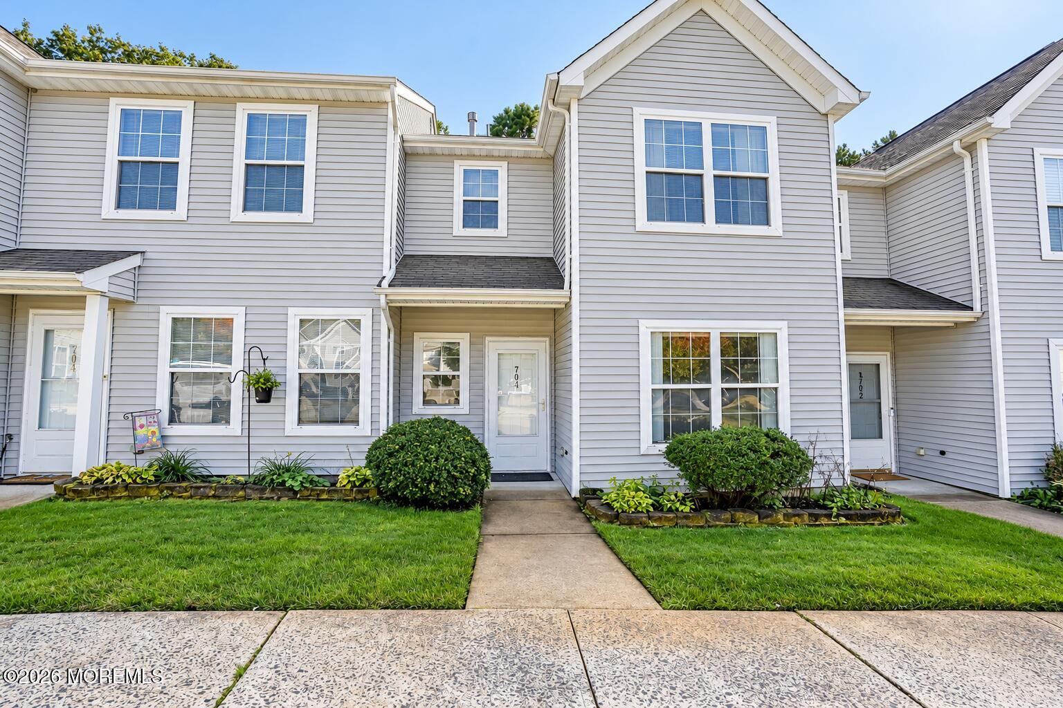 703 Leadership Ct, Toms River, NJ 08755