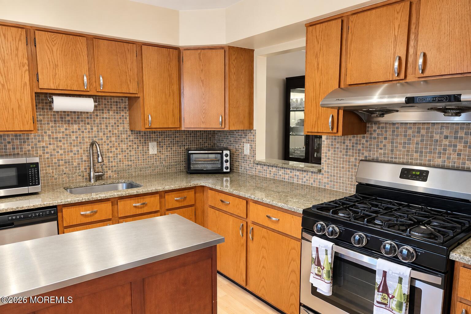 128 Dumbarton Hill Ct, Aberdeen, NJ 07747 photo