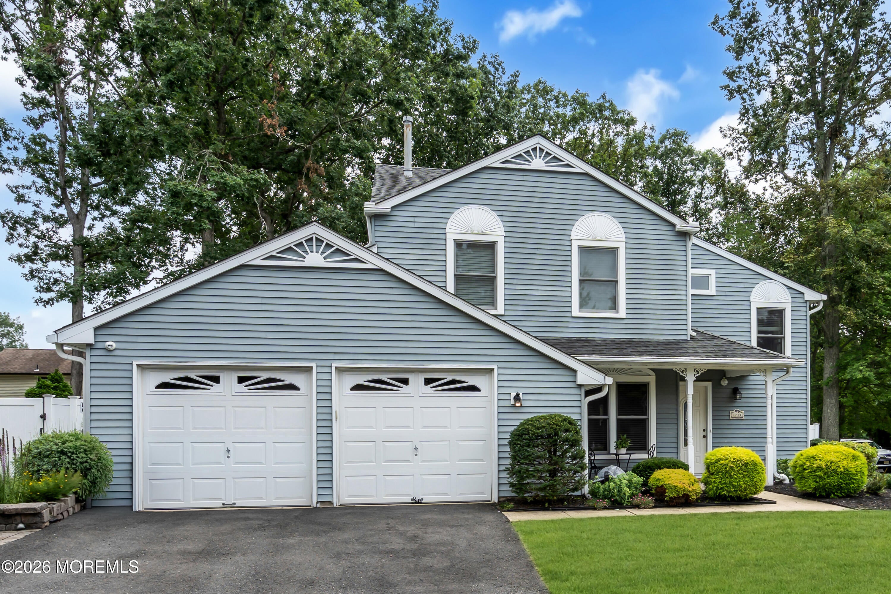 21 Concord Cir, Howell, NJ 07731 photo