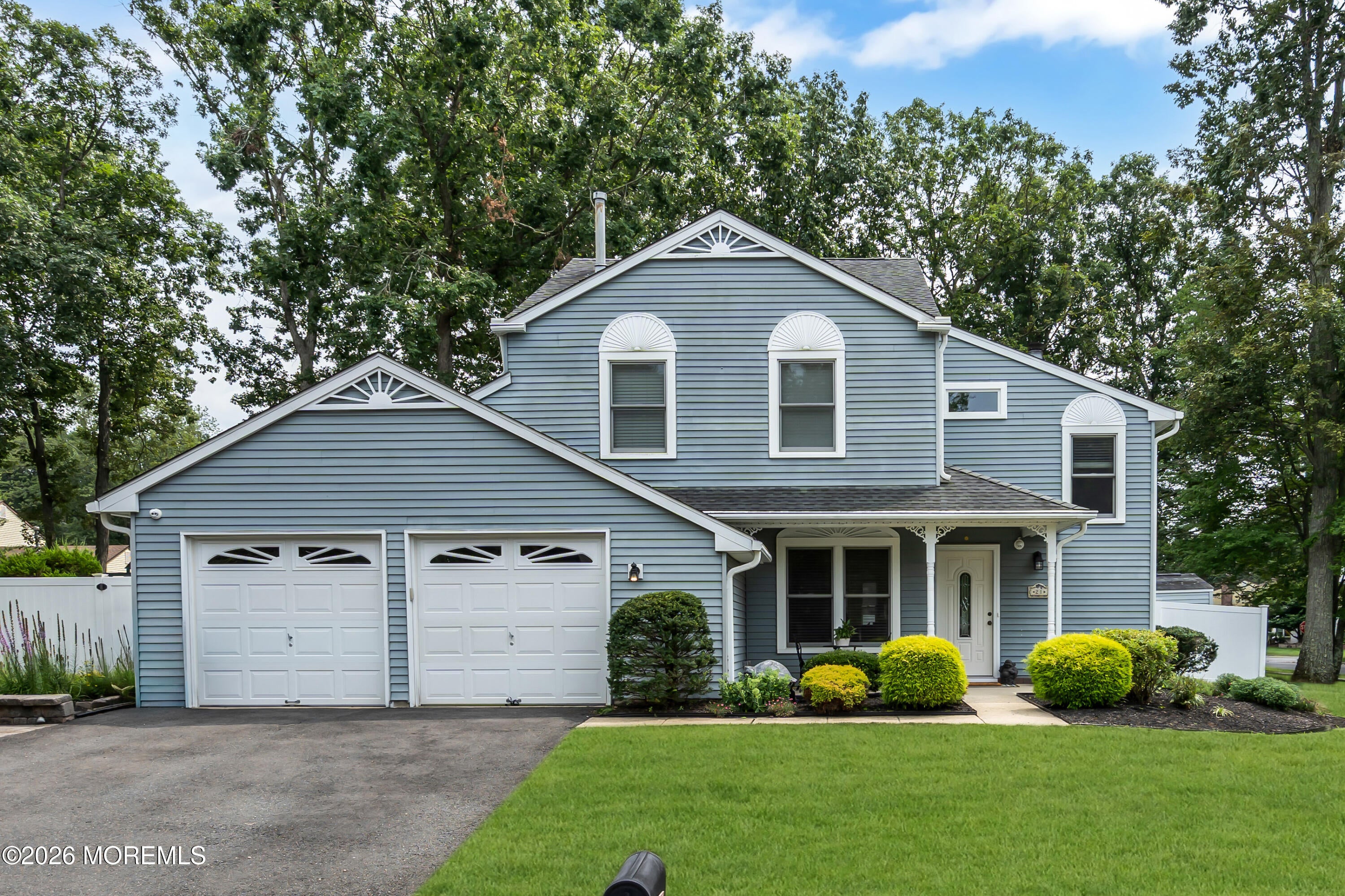 21 Concord Cir, Howell, NJ 07731