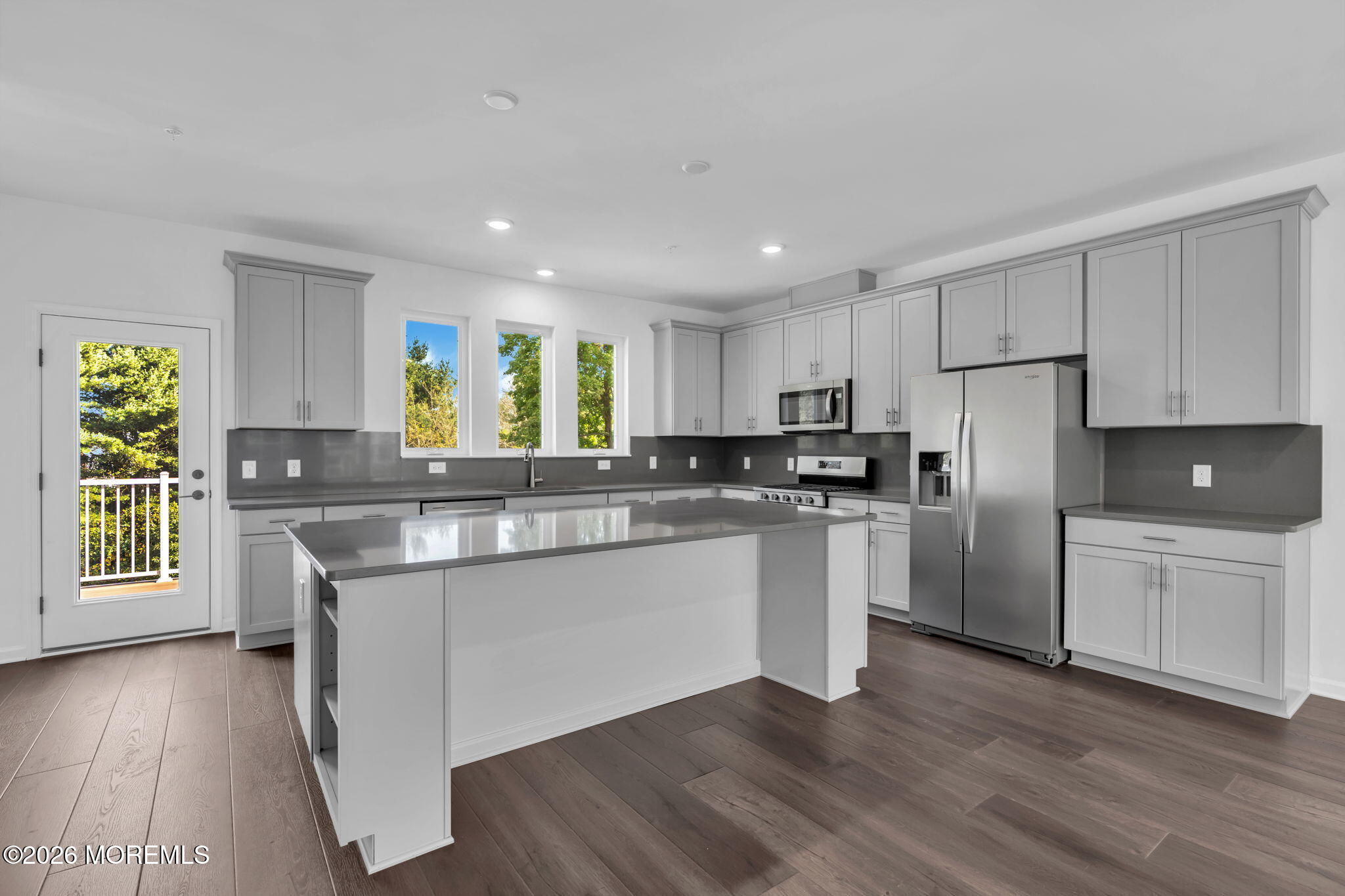 304 Shore Ct, Marlboro, NJ 07746 photo