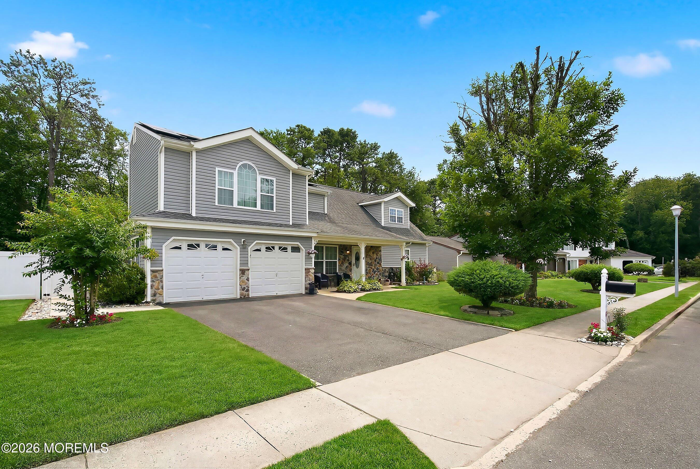 7 Cidermill Ct, Howell, NJ 07731 photo