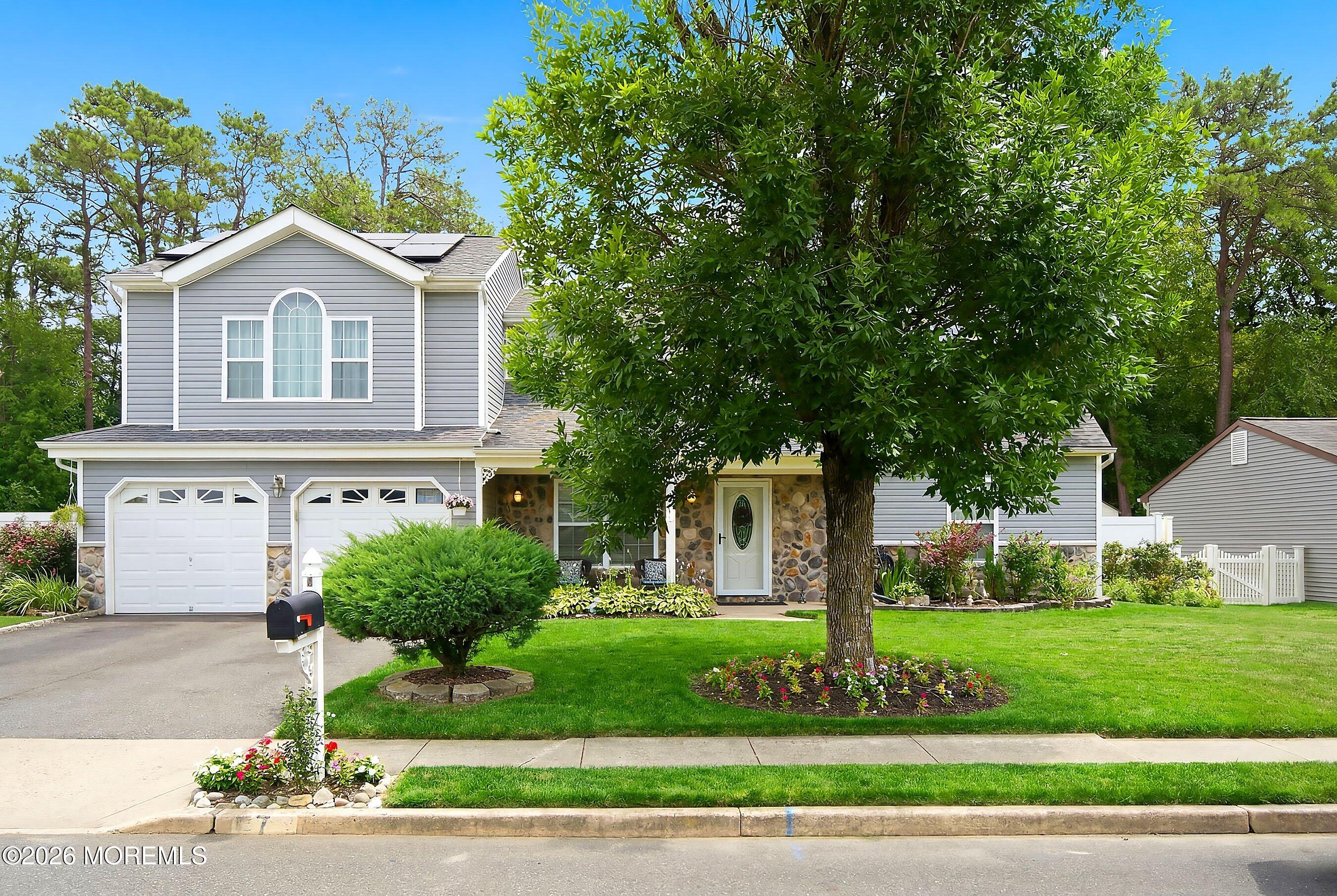 7 Cidermill Ct, Howell, NJ 07731 photo