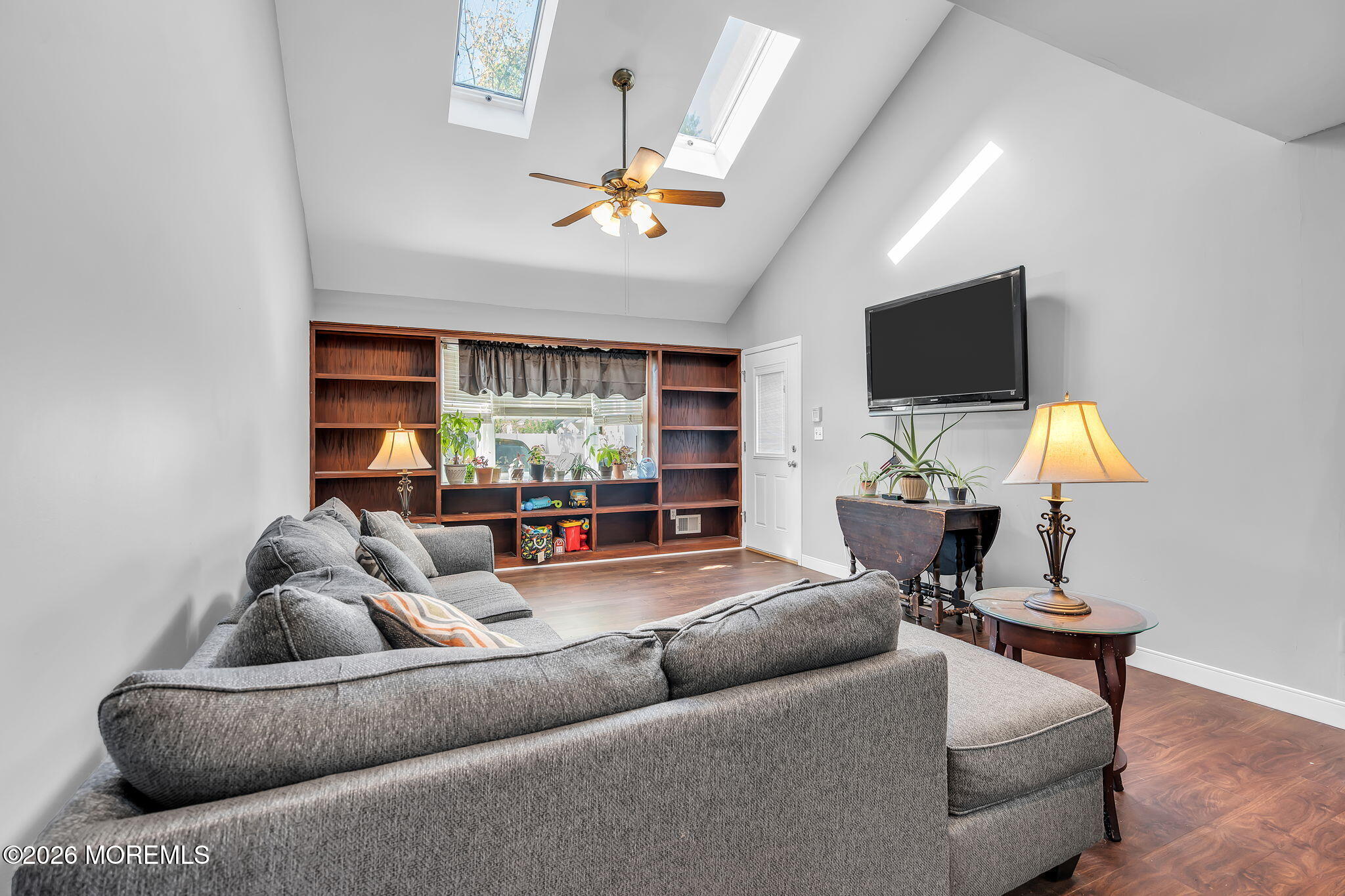 15 Hemingway Dr, Hazlet, NJ 07730 photo